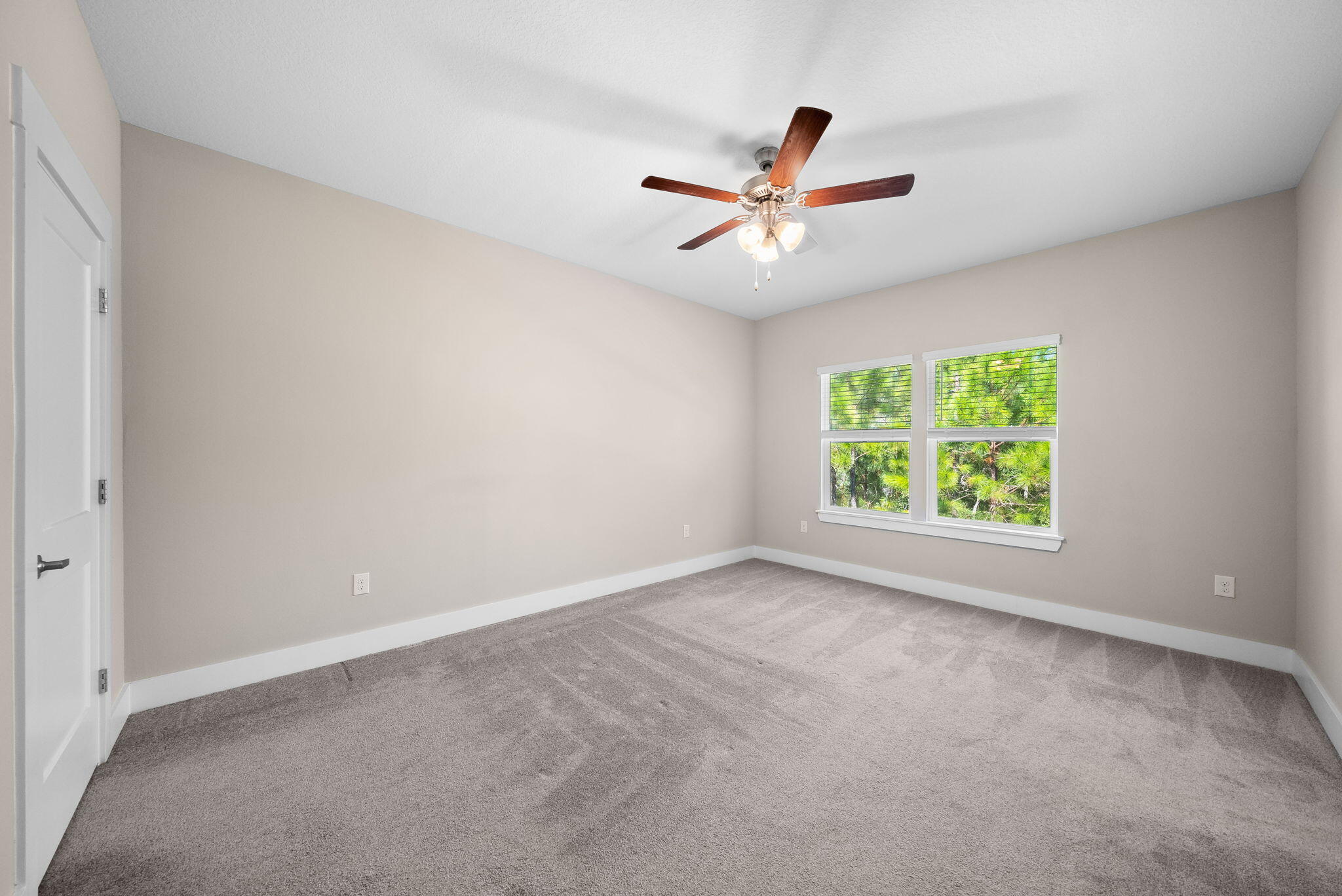 VERANDAS AT FREEPORT - Residential Lease