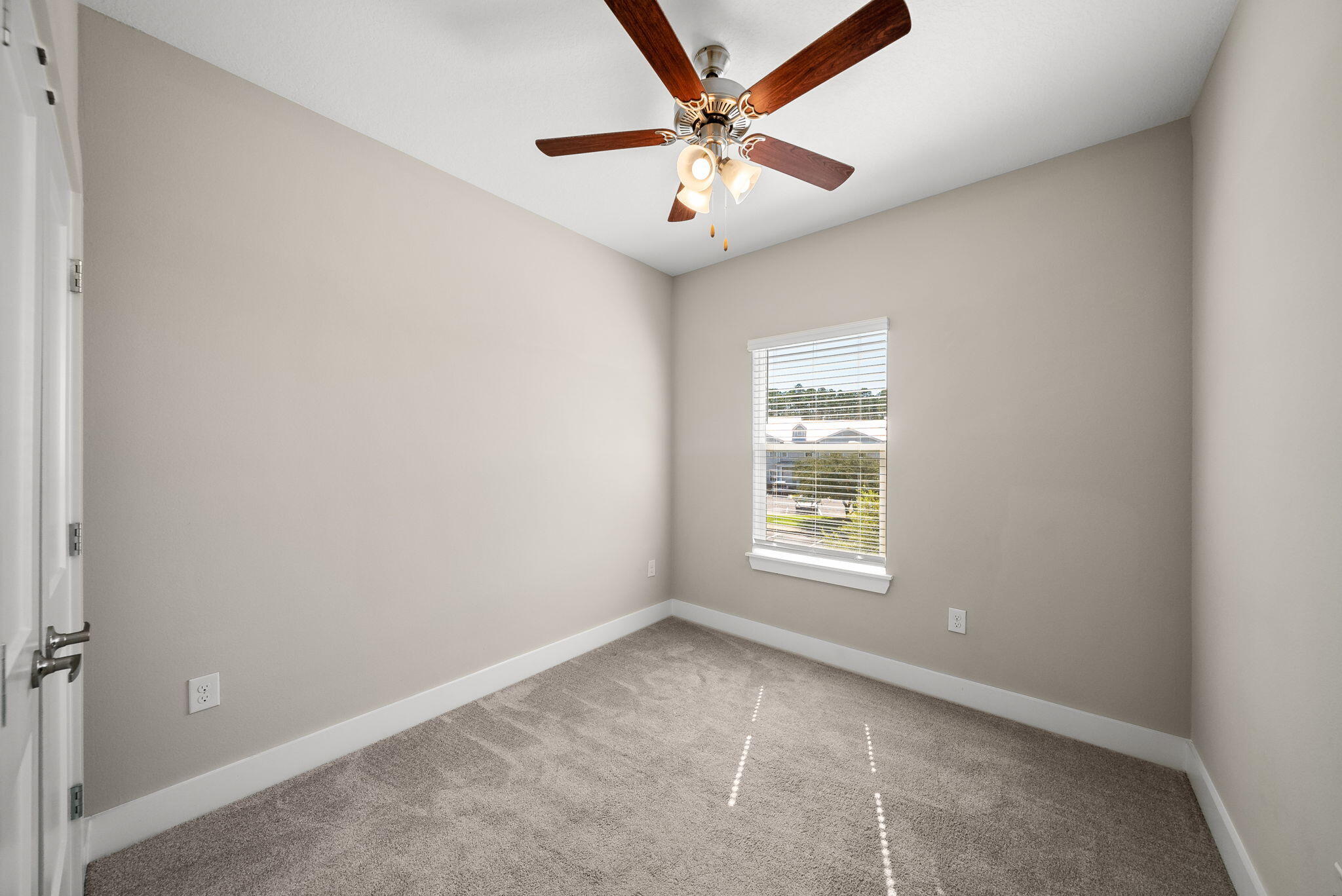 VERANDAS AT FREEPORT - Residential Lease