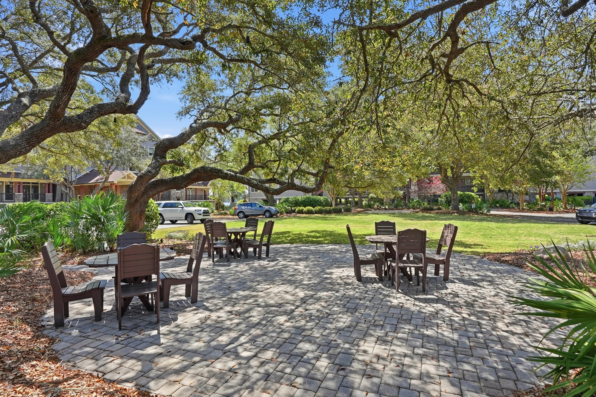 WILD HERON LAKESIDE LODGE - Residential