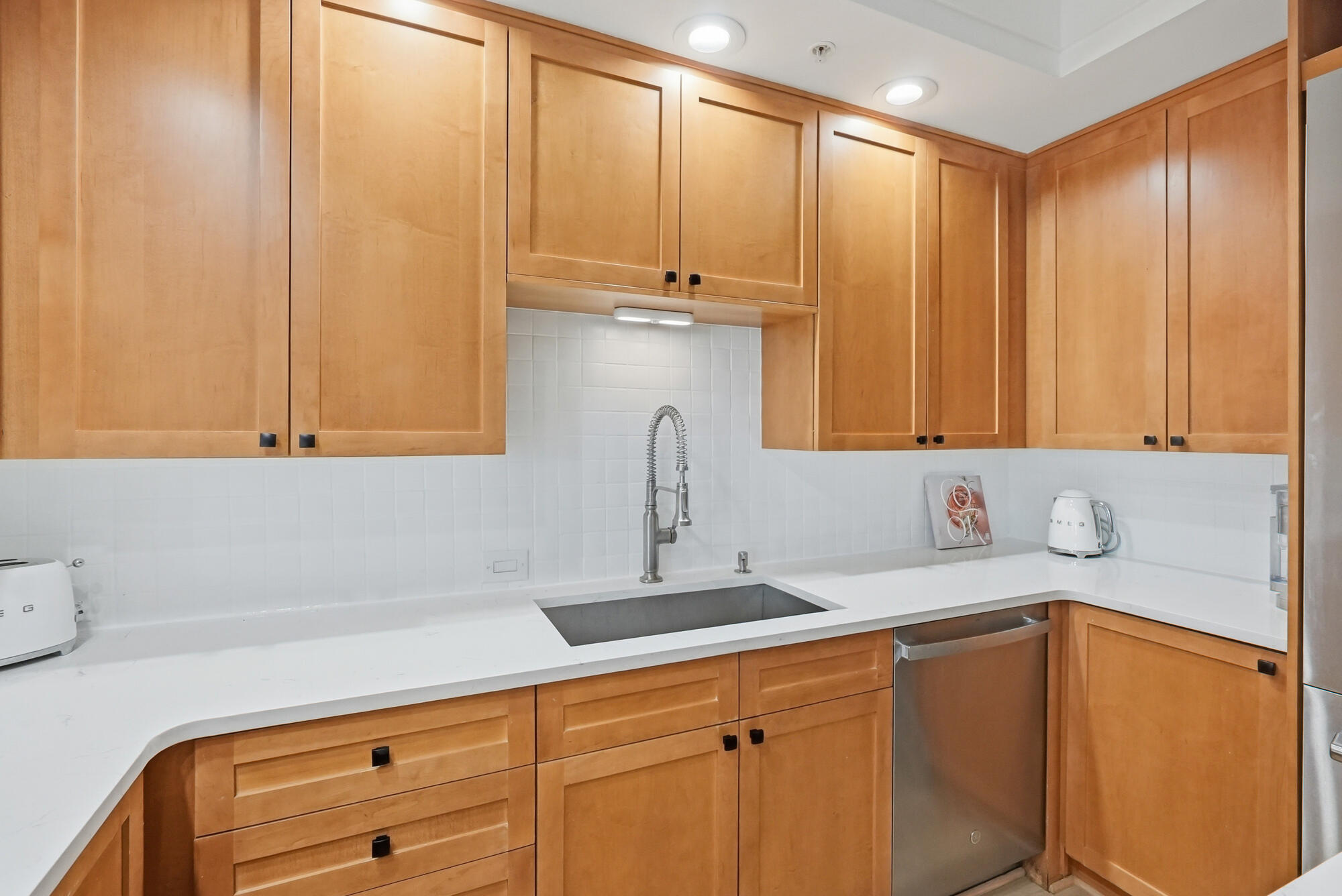 WILD HERON LAKESIDE LODGE - Residential