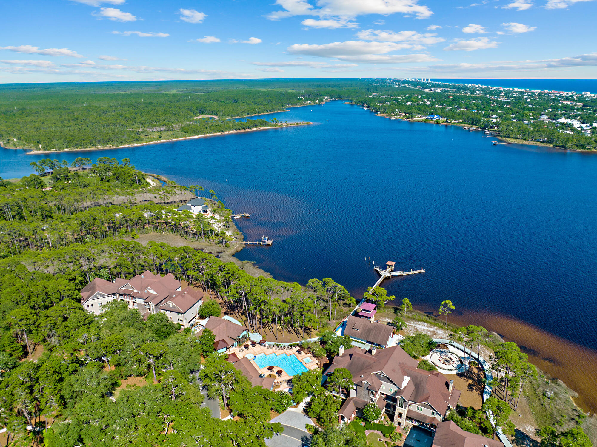 WILD HERON LAKESIDE LODGE - Residential