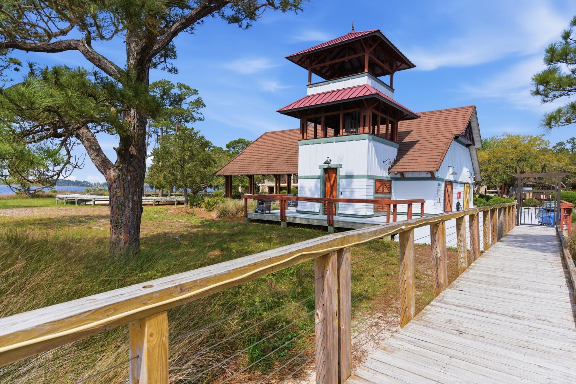 WILD HERON LAKESIDE LODGE - Residential