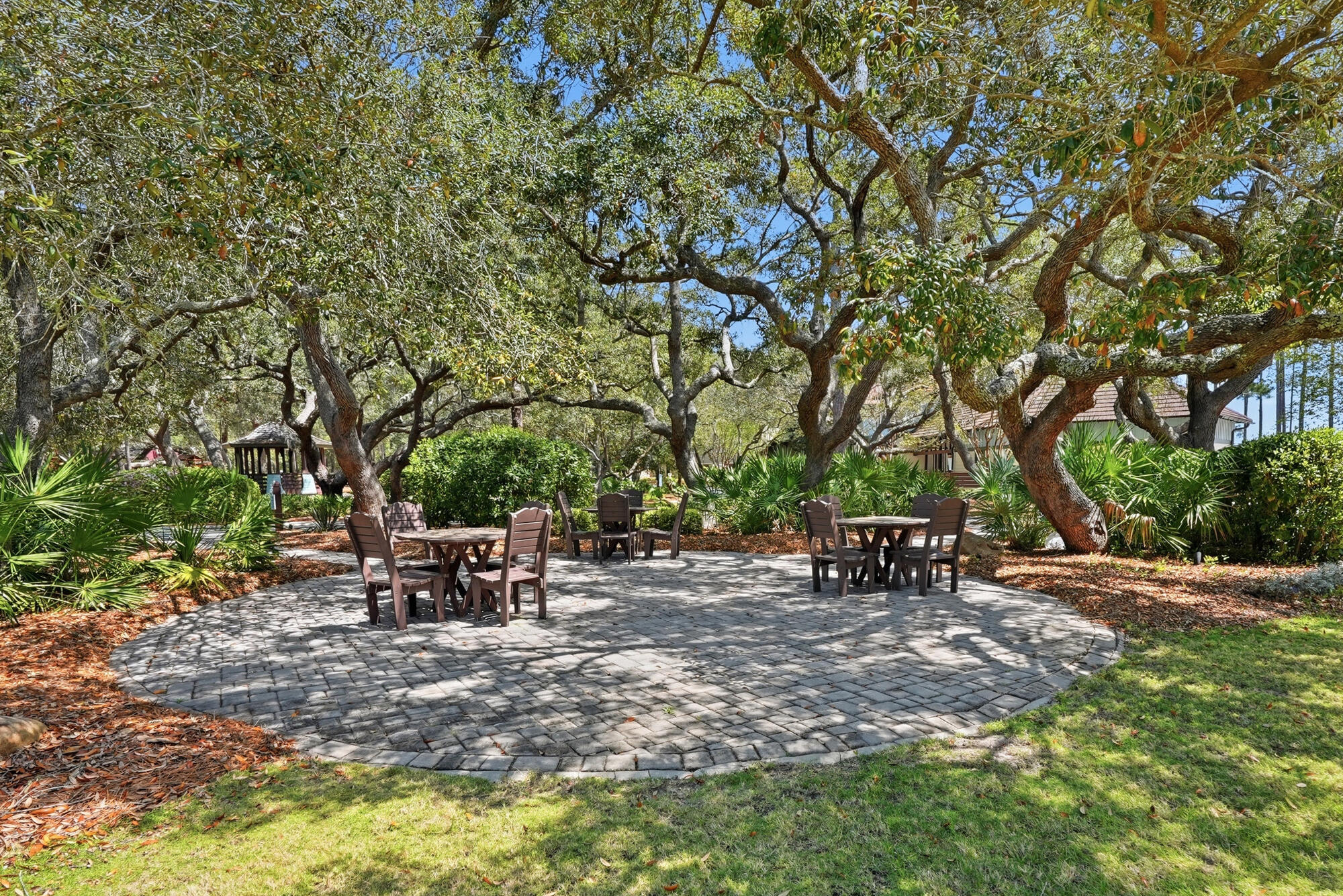 WILD HERON LAKESIDE LODGE - Residential