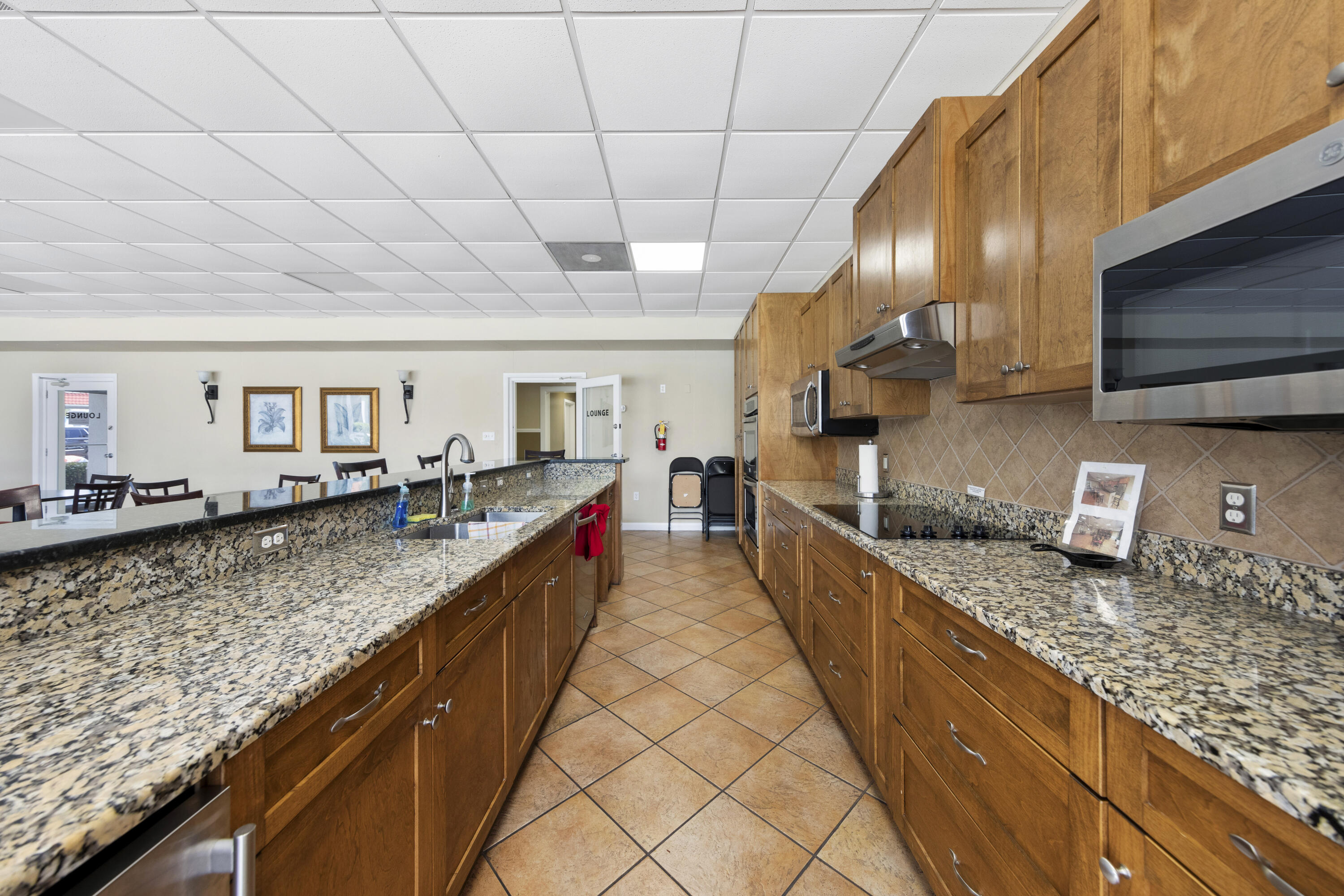 EL MATADOR CONDO - Residential
