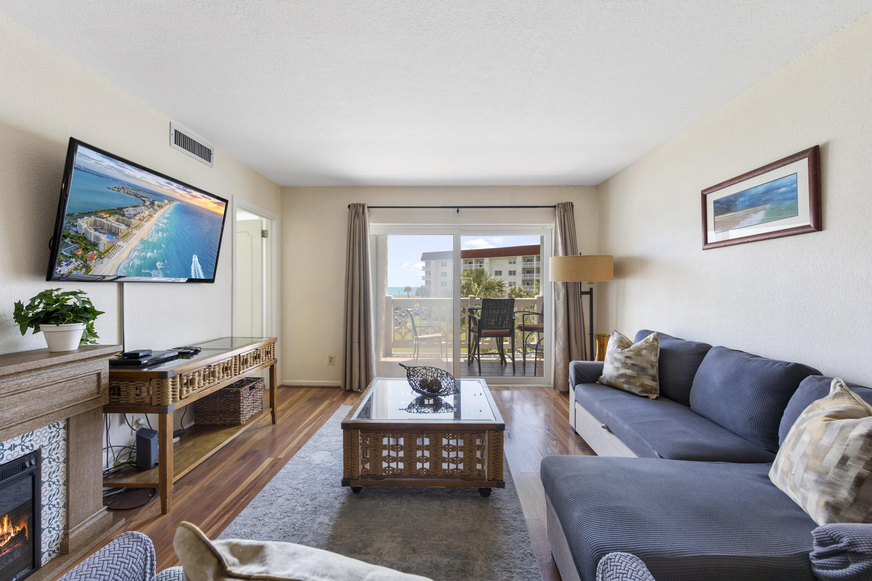 EL MATADOR CONDO - Residential