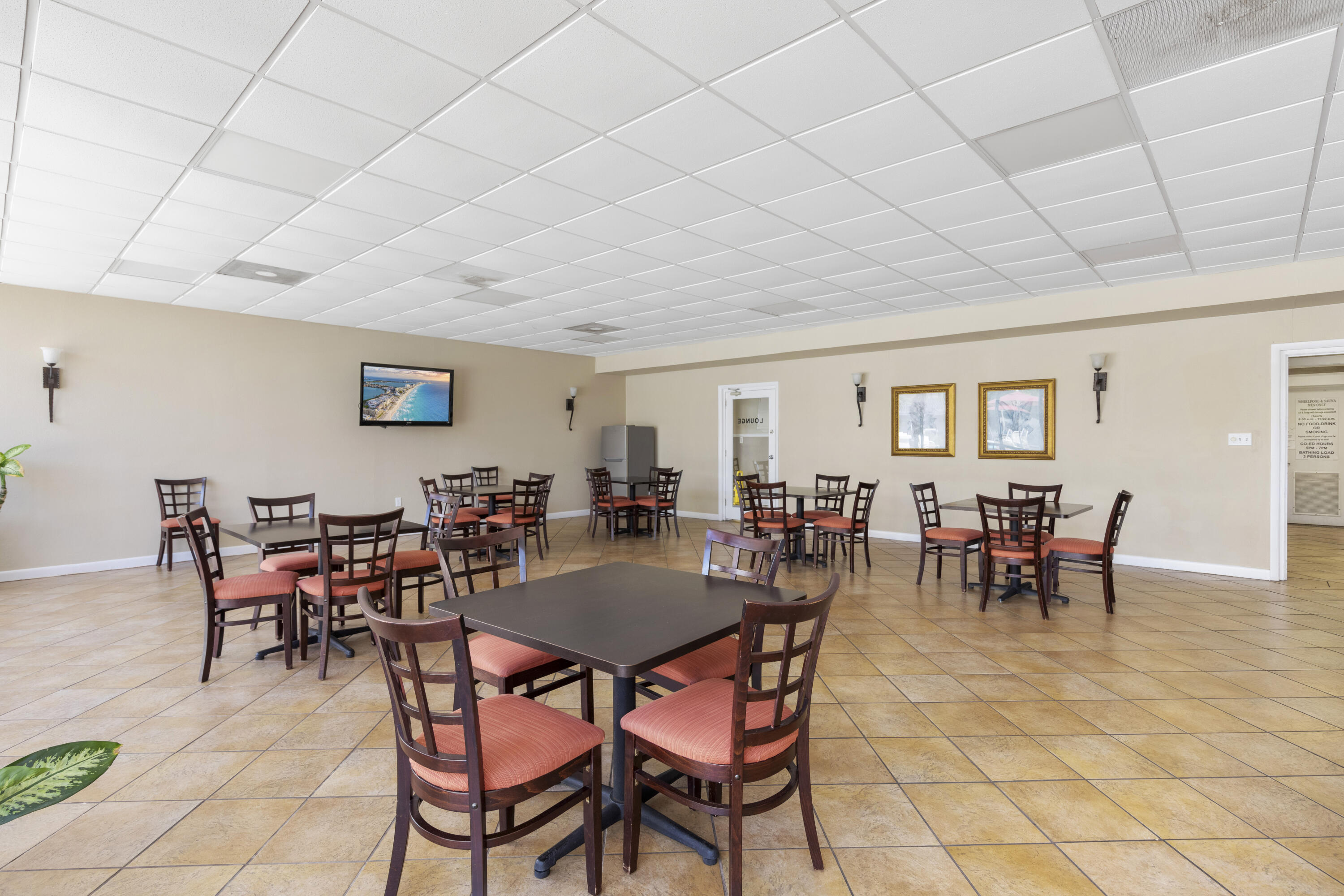EL MATADOR CONDO - Residential