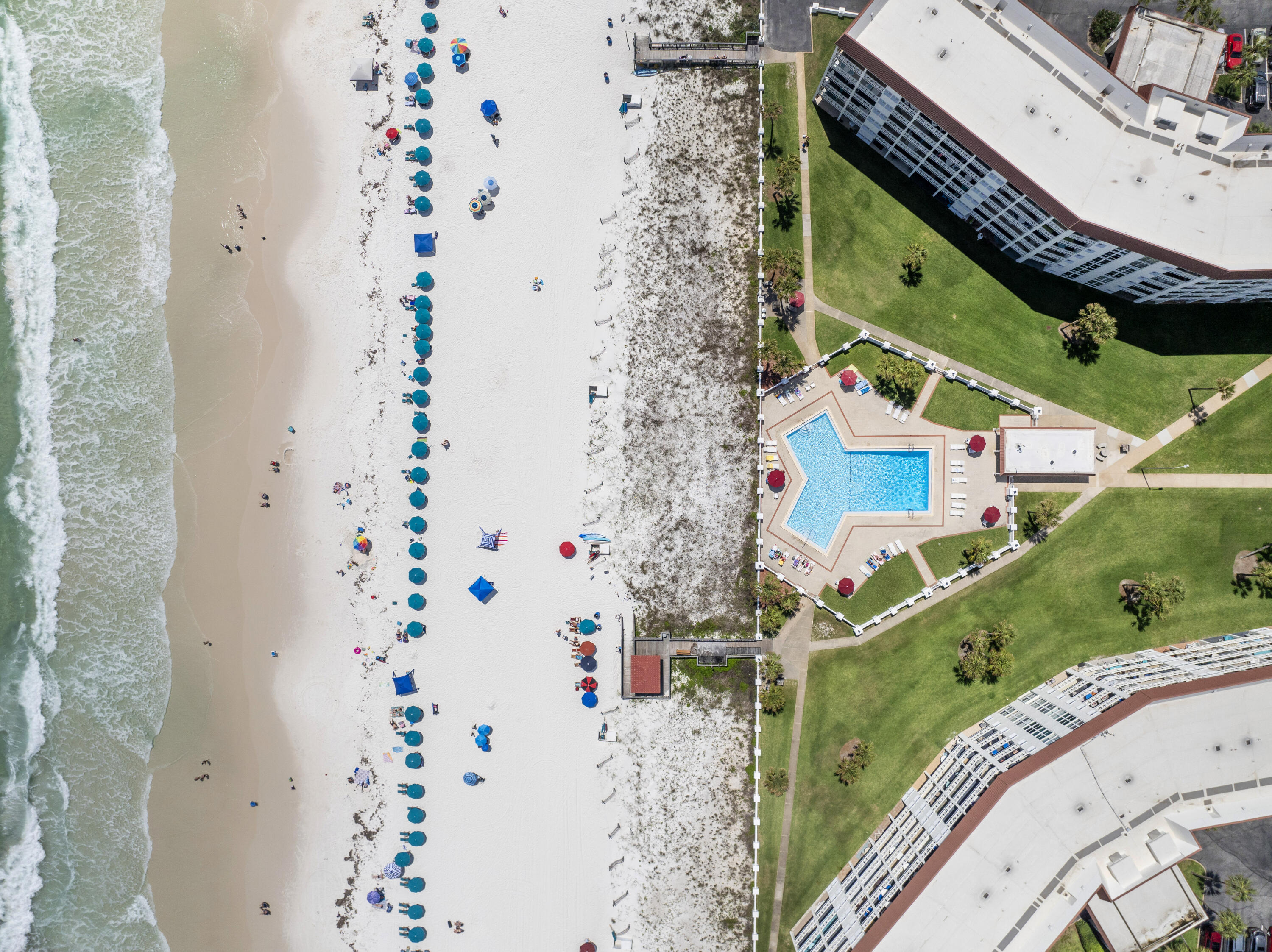 EL MATADOR CONDO - Residential