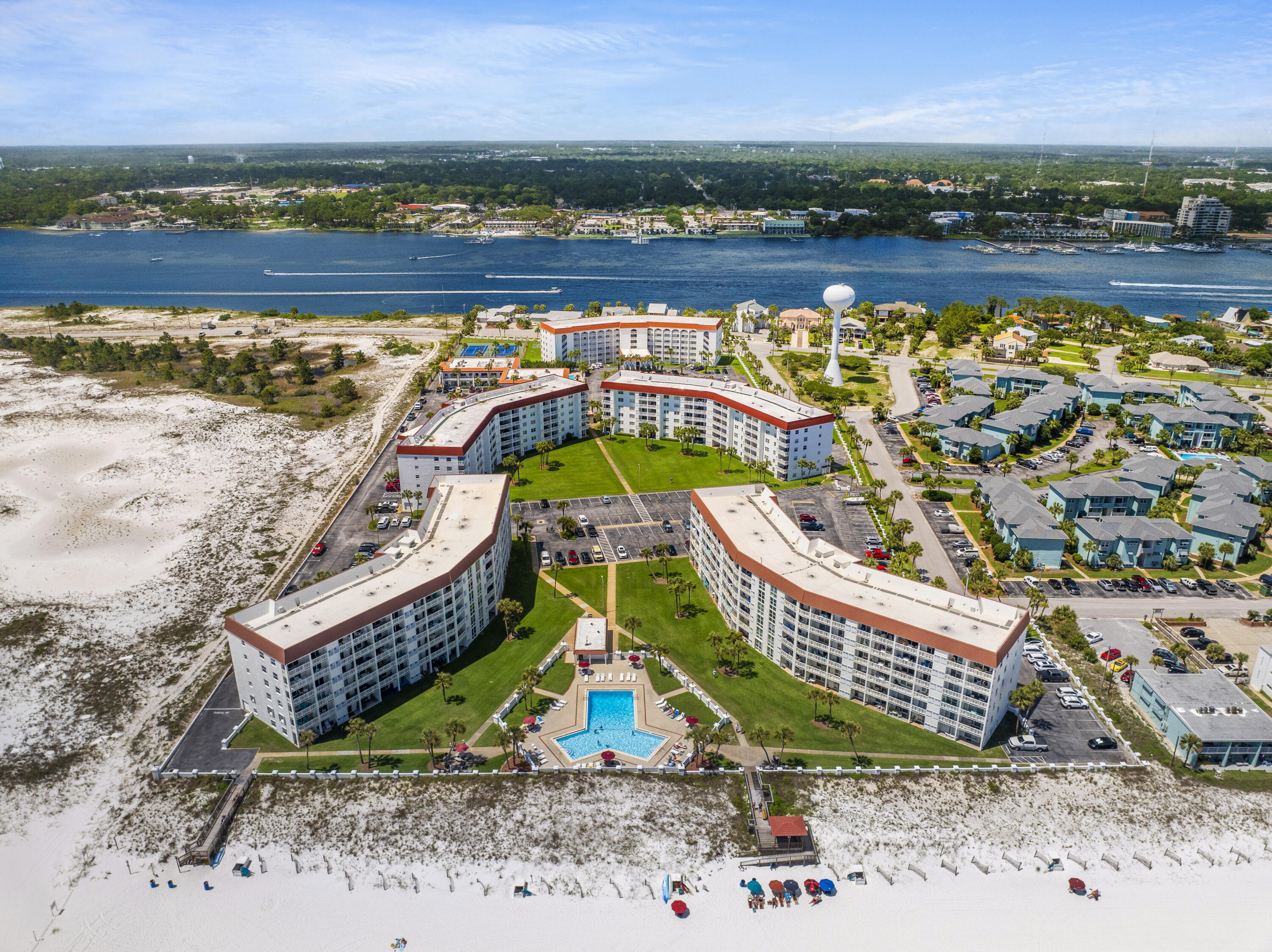 EL MATADOR CONDO - Residential