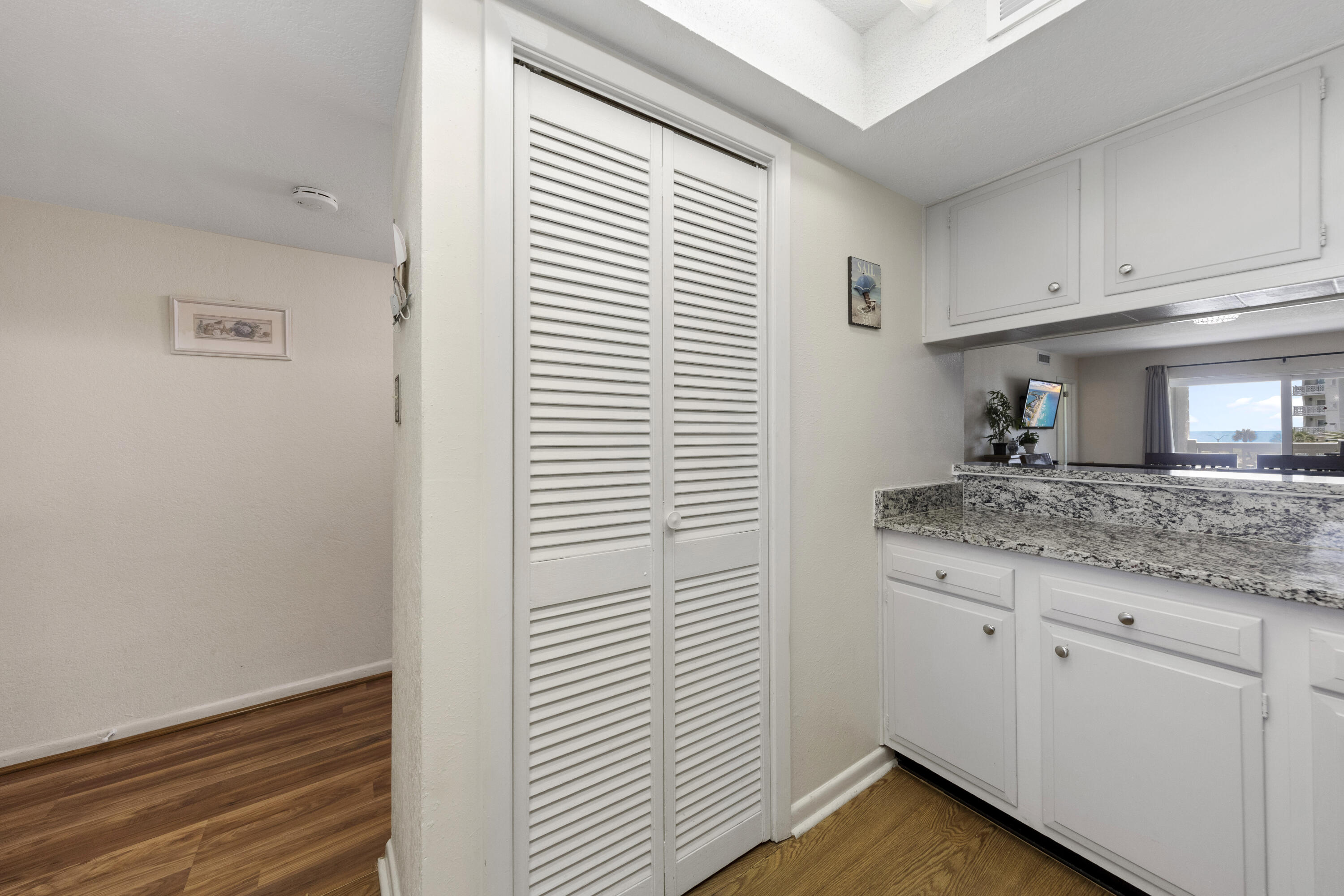 EL MATADOR CONDO - Residential