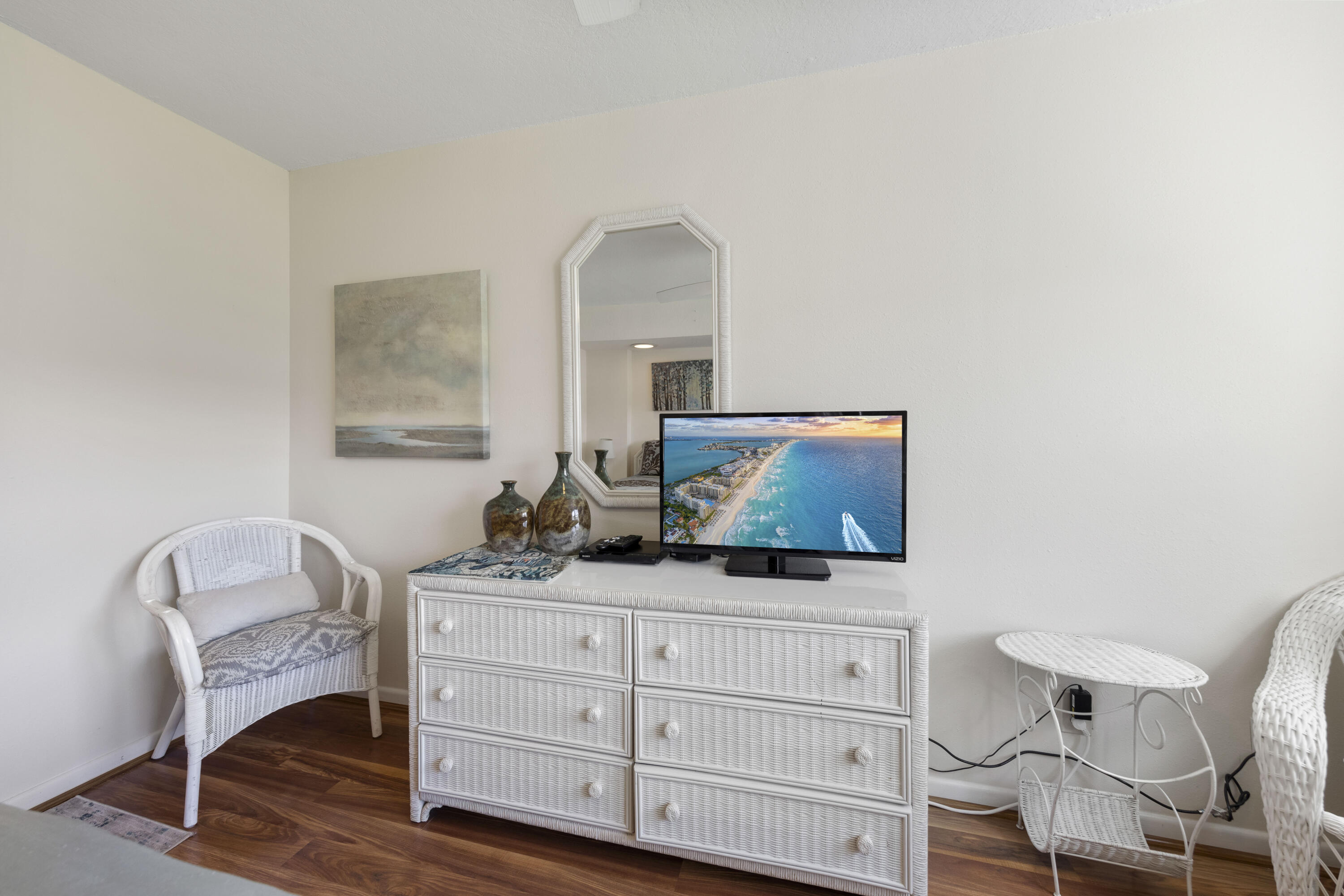 EL MATADOR CONDO - Residential