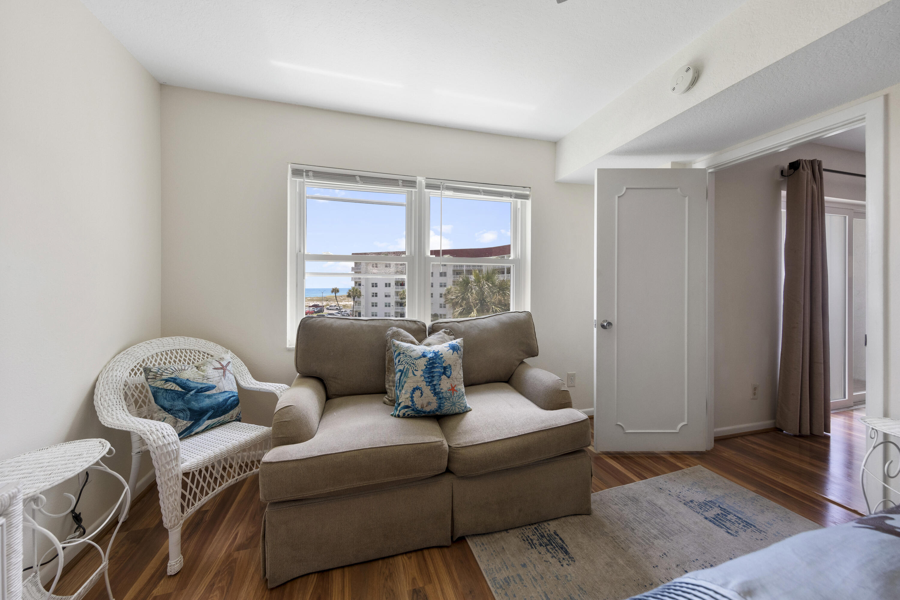 EL MATADOR CONDO - Residential