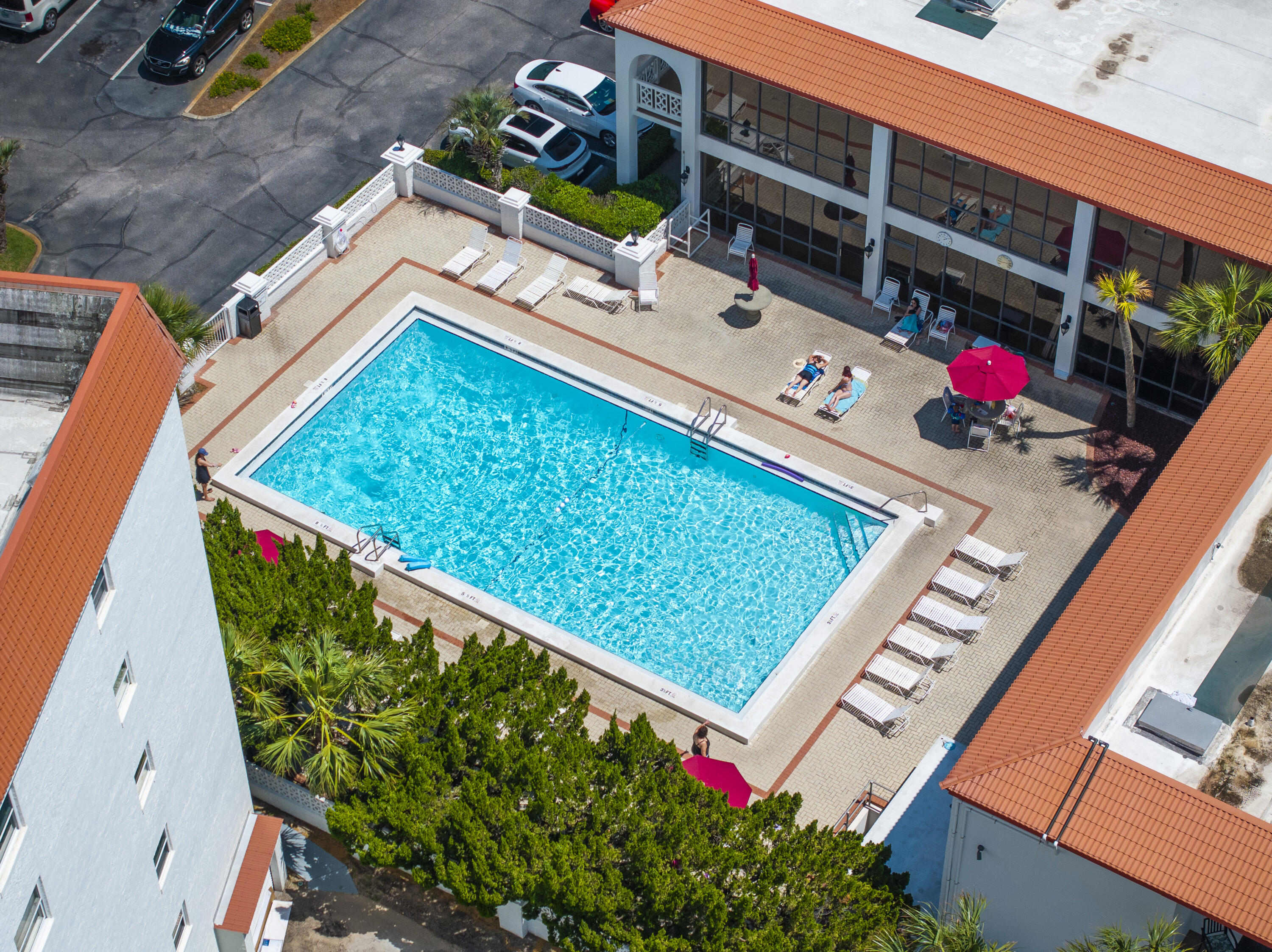 EL MATADOR CONDO - Residential