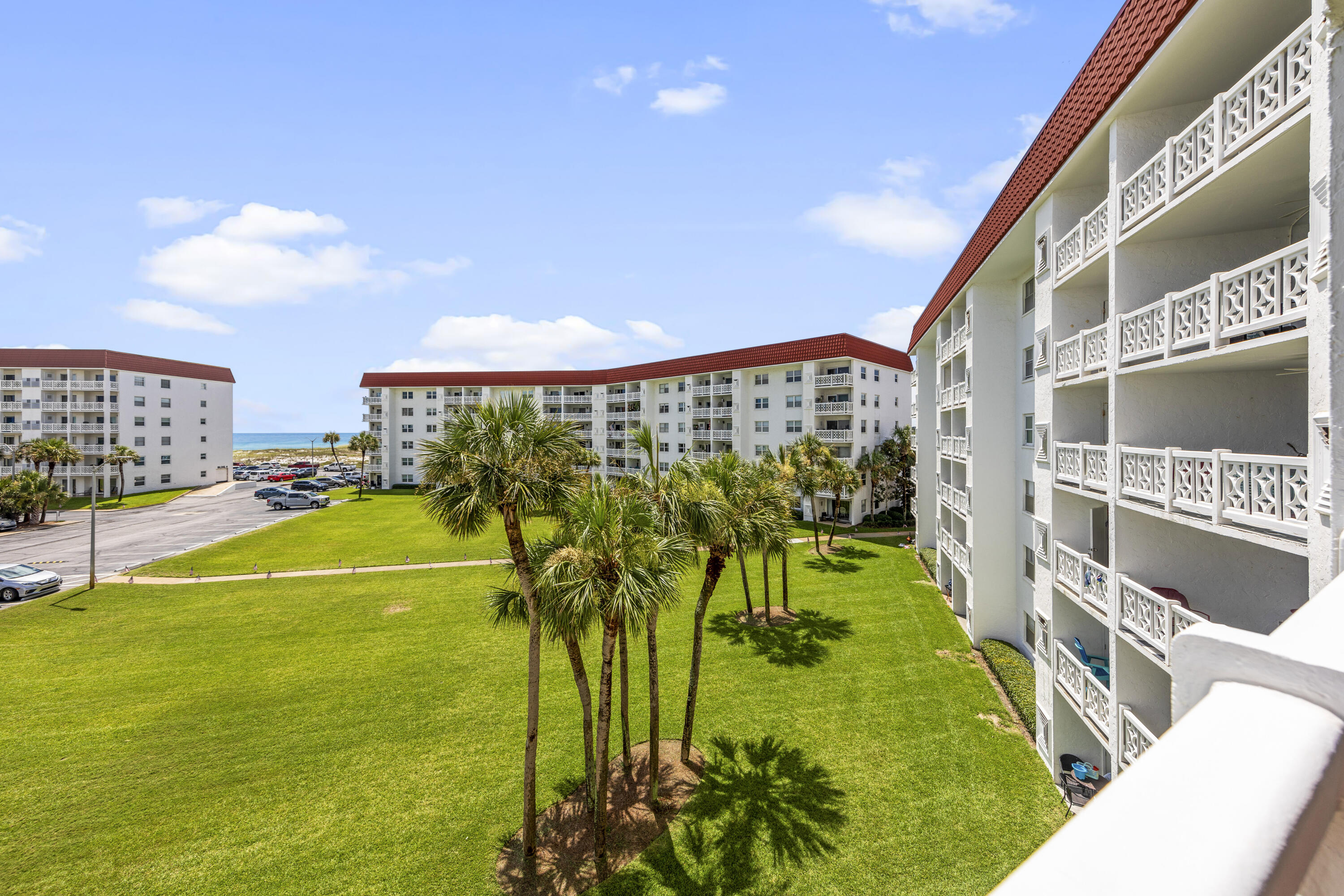 EL MATADOR CONDO - Residential