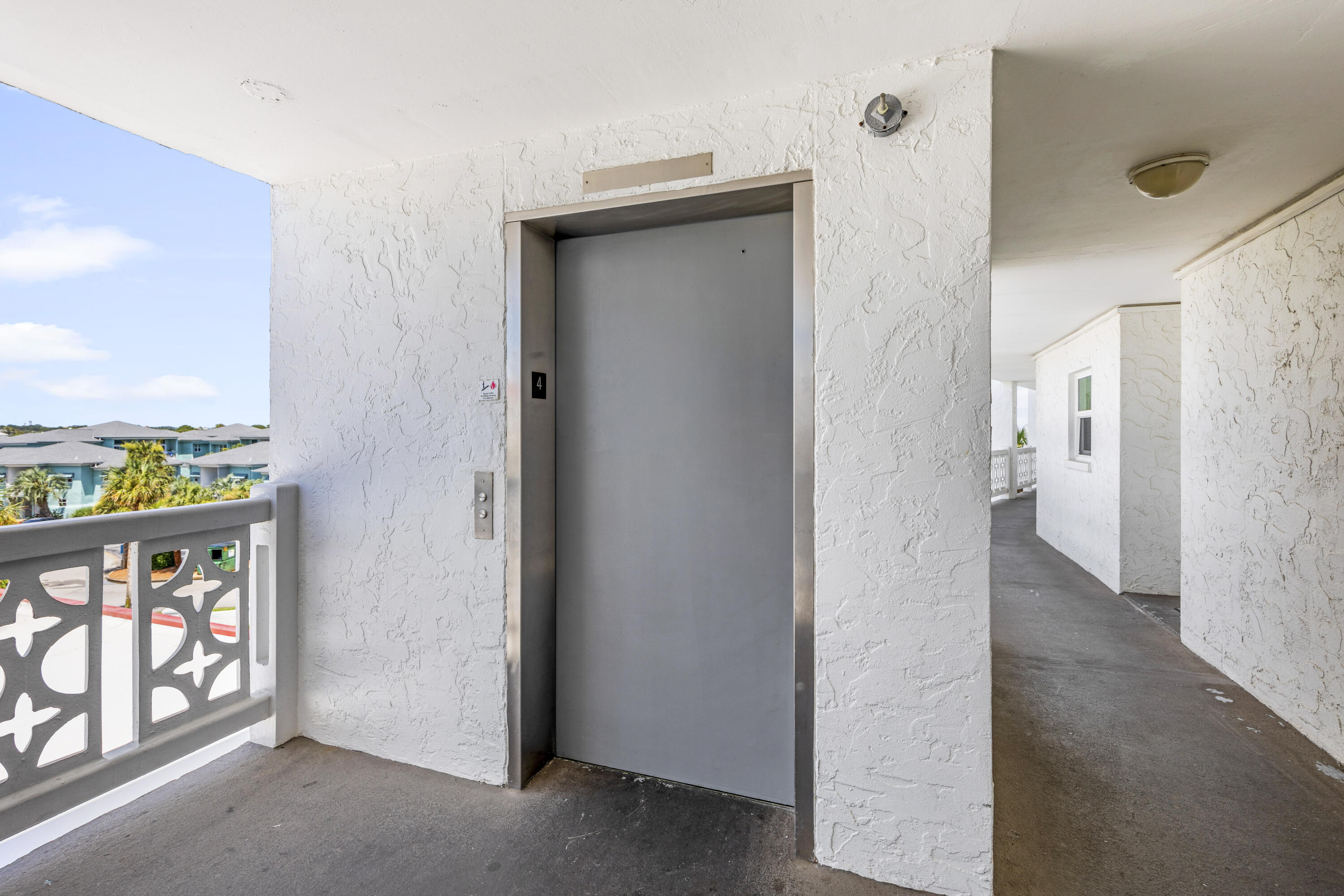 EL MATADOR CONDO - Residential