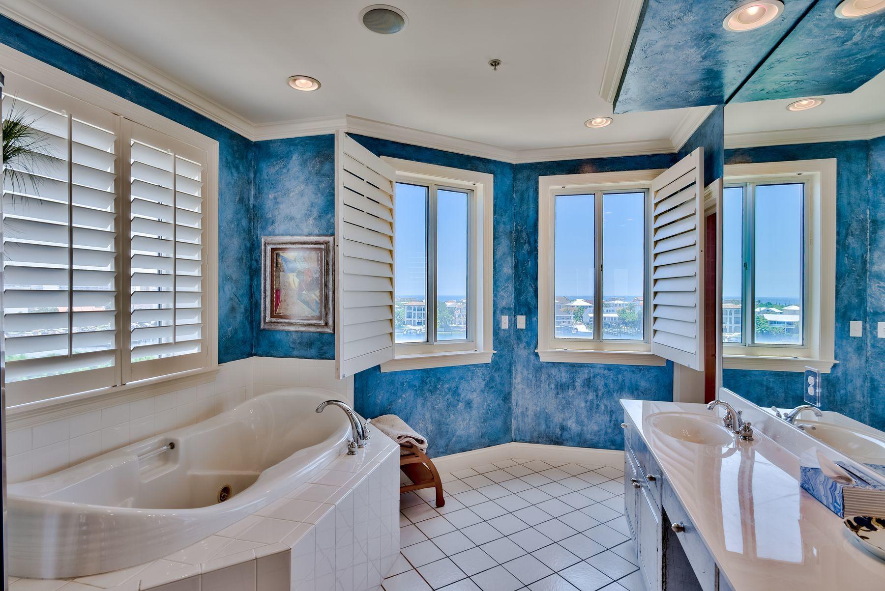 GRAND HARBOR - Residential