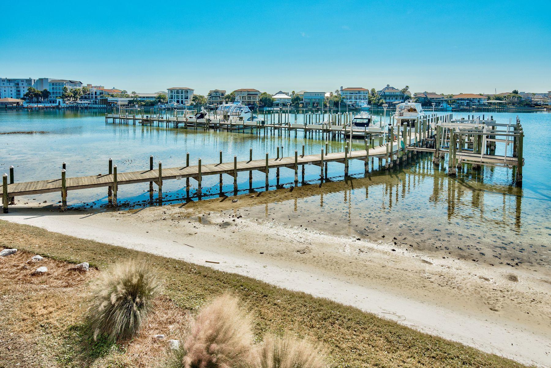 GRAND HARBOR - Residential