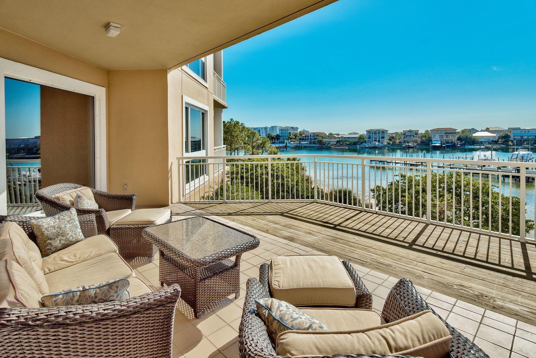 GRAND HARBOR - Residential