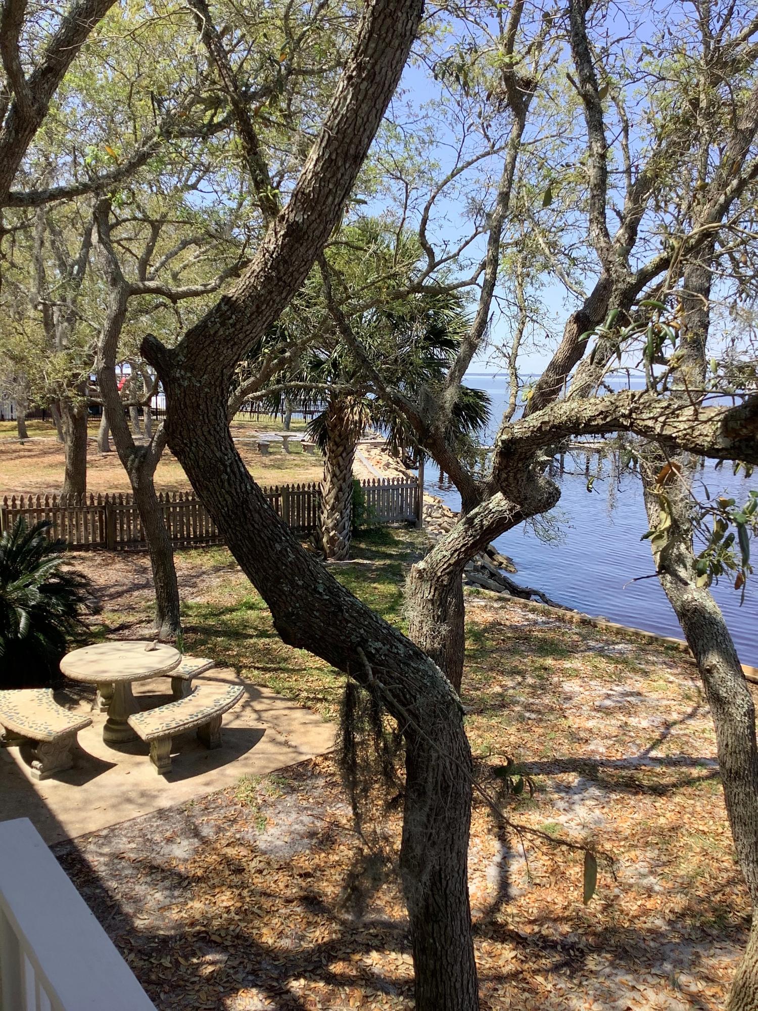 BAY PINES - Residential