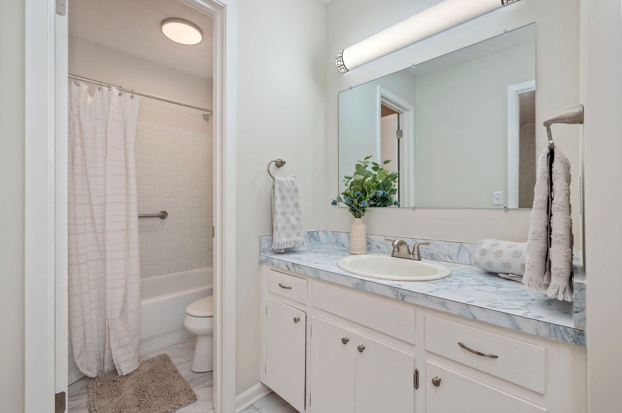 VALENCIA ARMS - Residential