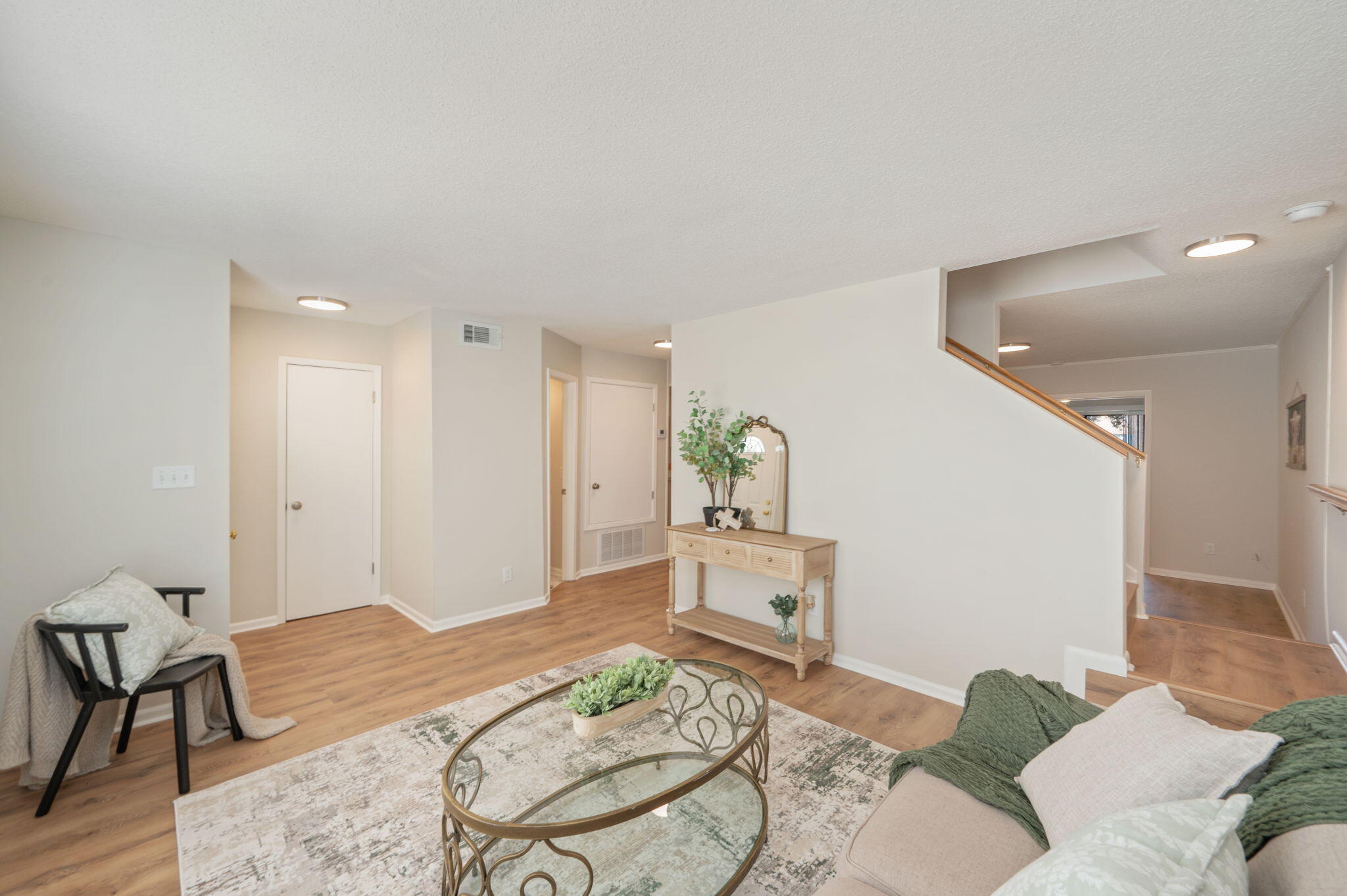 VALENCIA ARMS - Residential