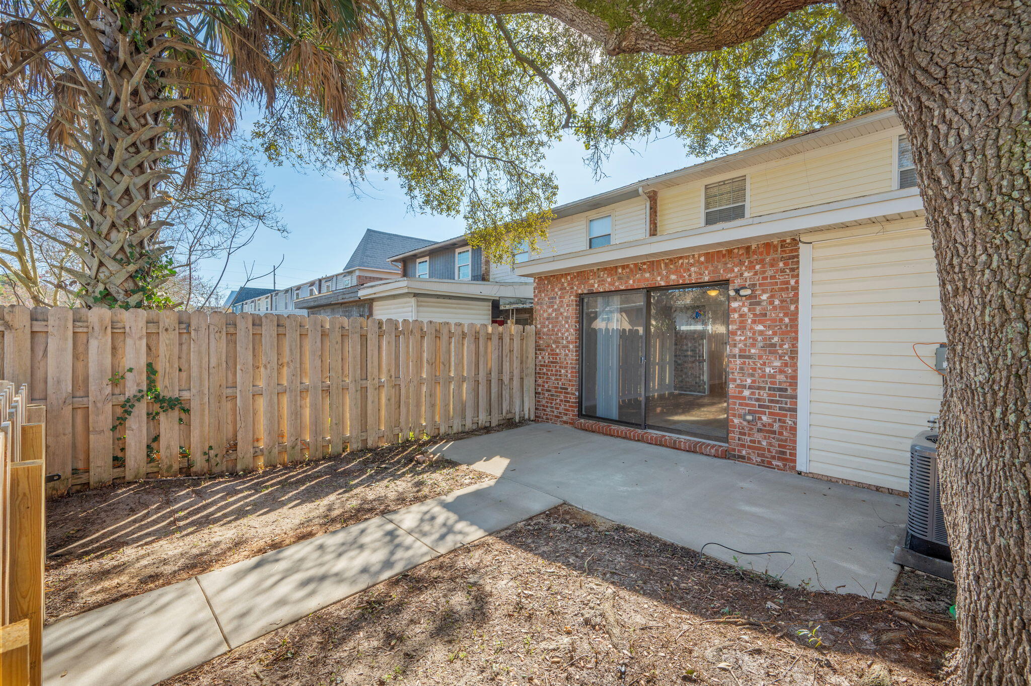 VALENCIA ARMS - Residential