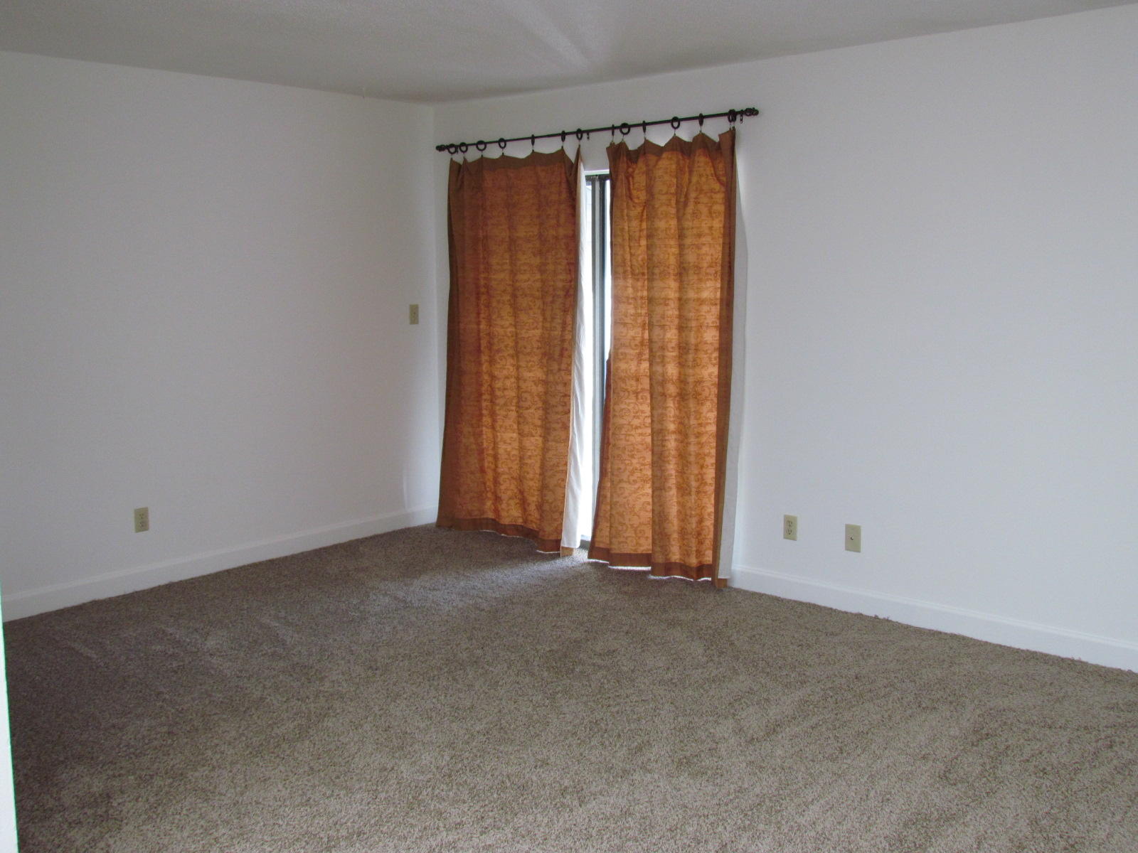 FINISTERRA CONDO - Residential Lease