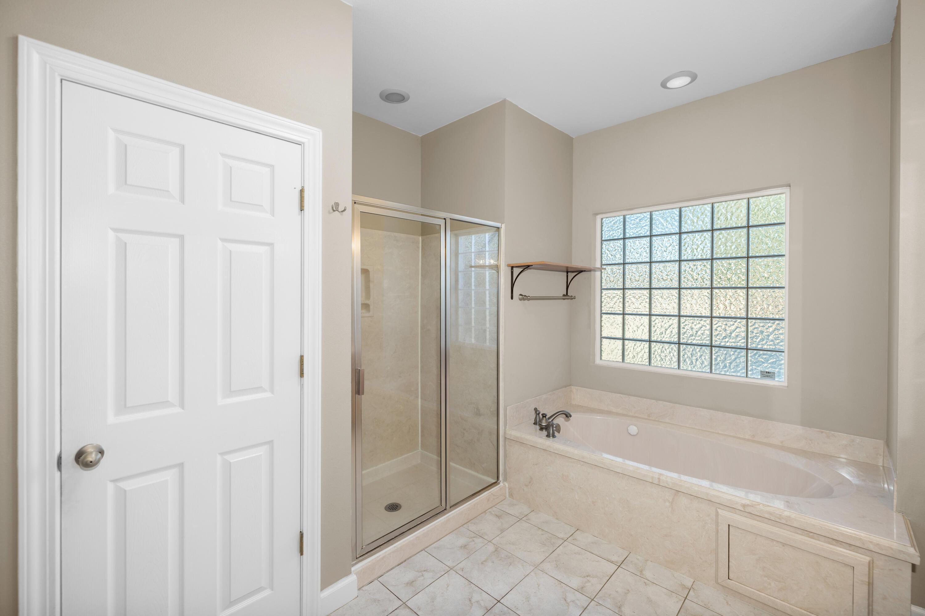 VALPARAISO (232200.00) - Residential