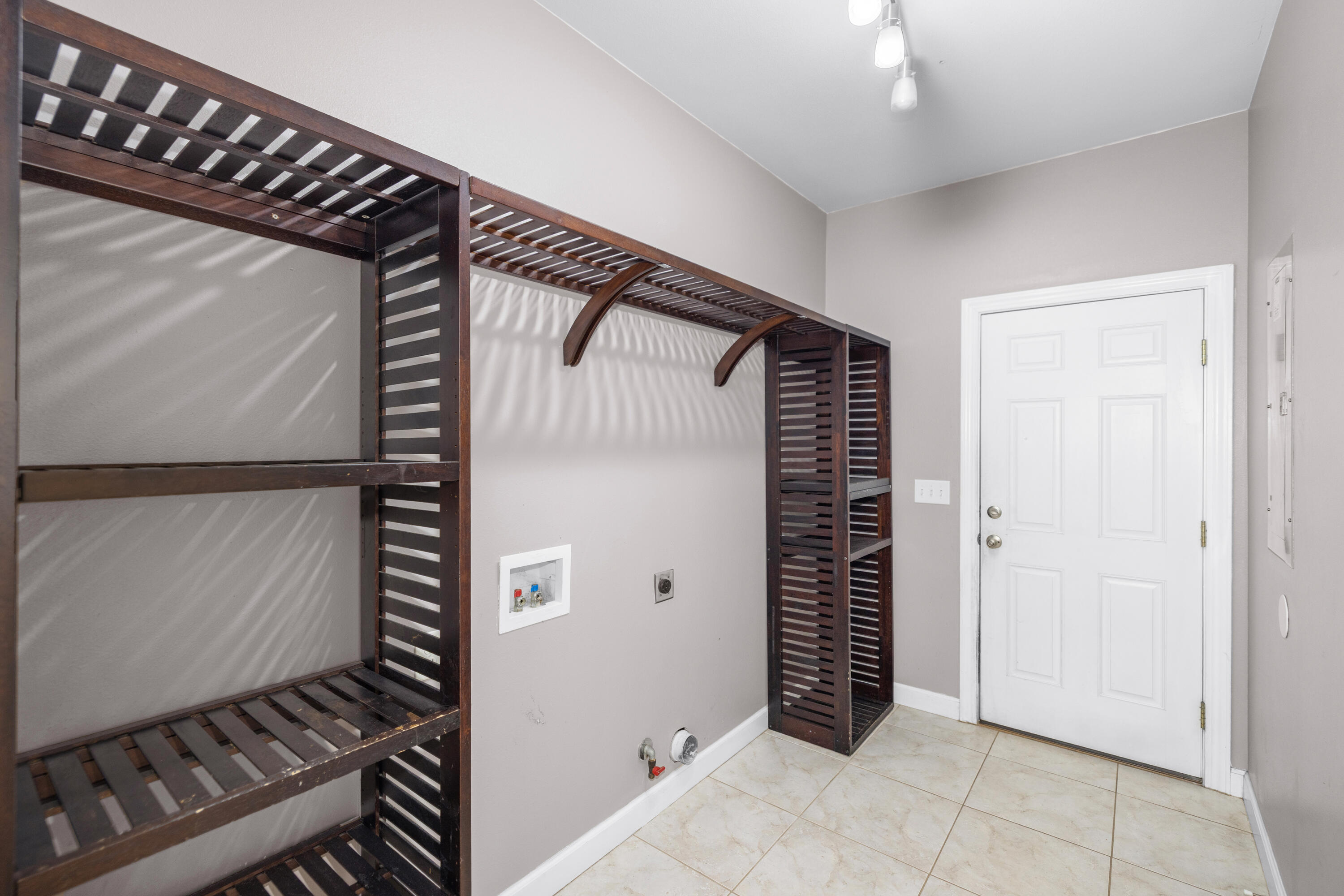 VALPARAISO (232200.00) - Residential