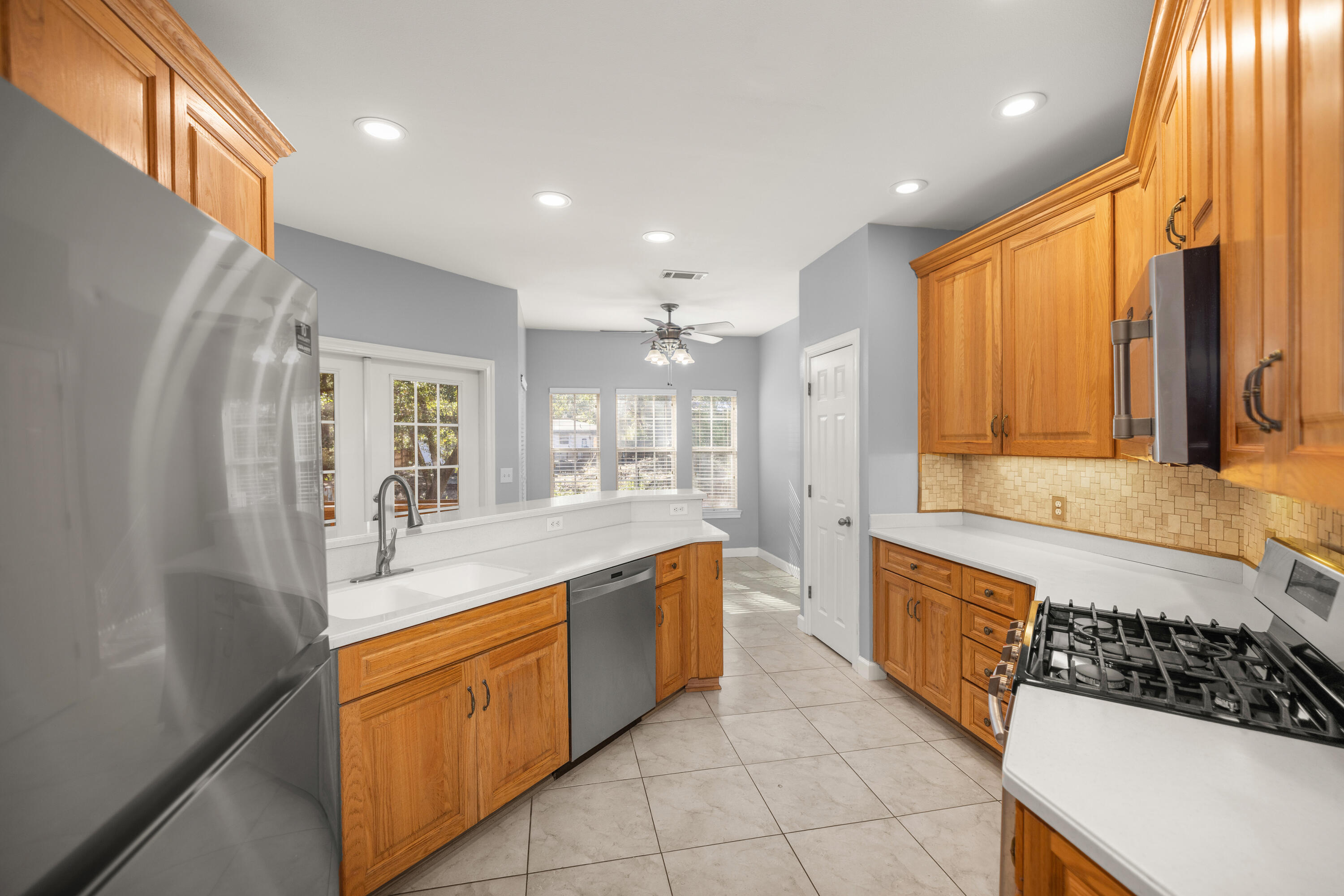 VALPARAISO (232200.00) - Residential