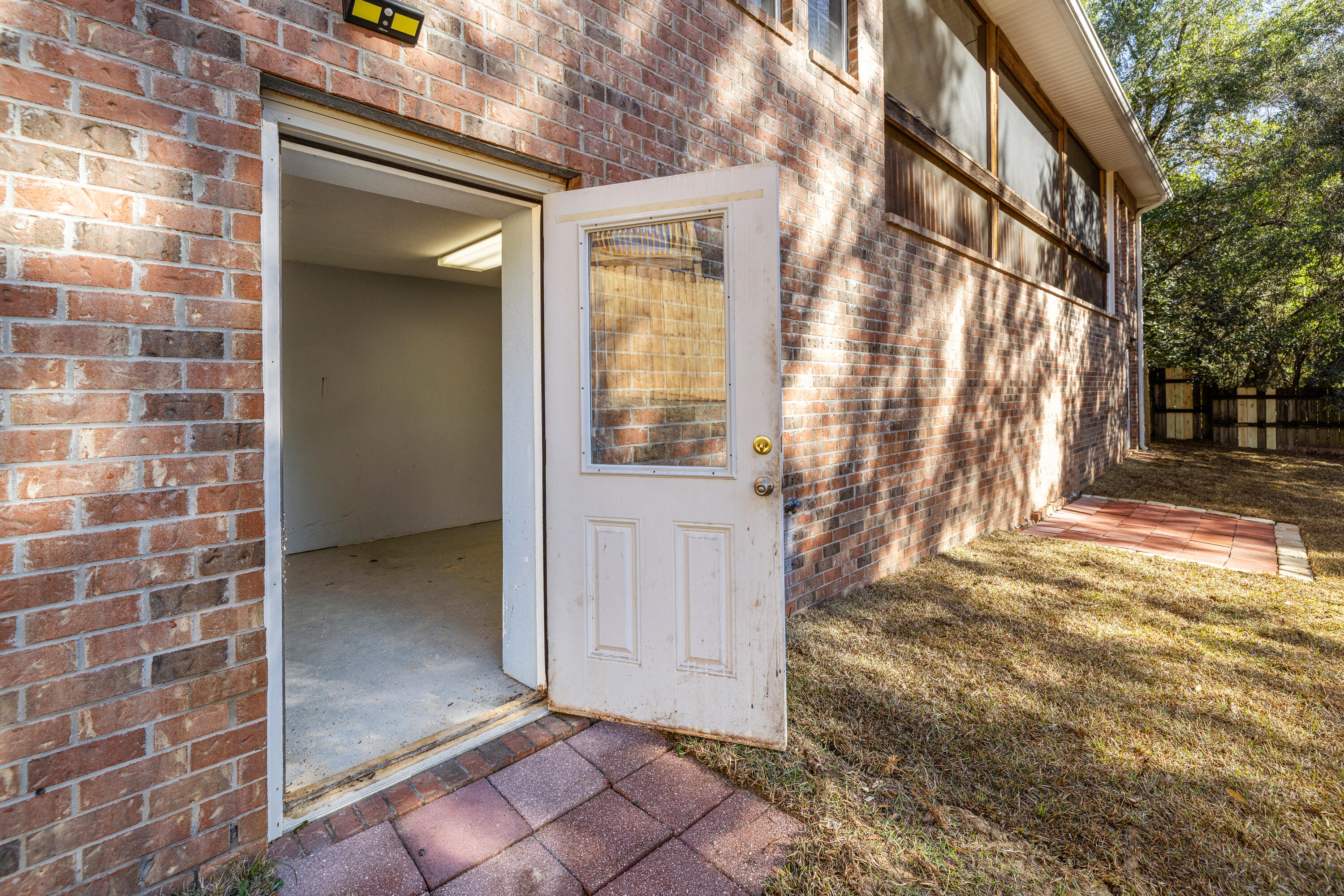 VALPARAISO (232200.00) - Residential