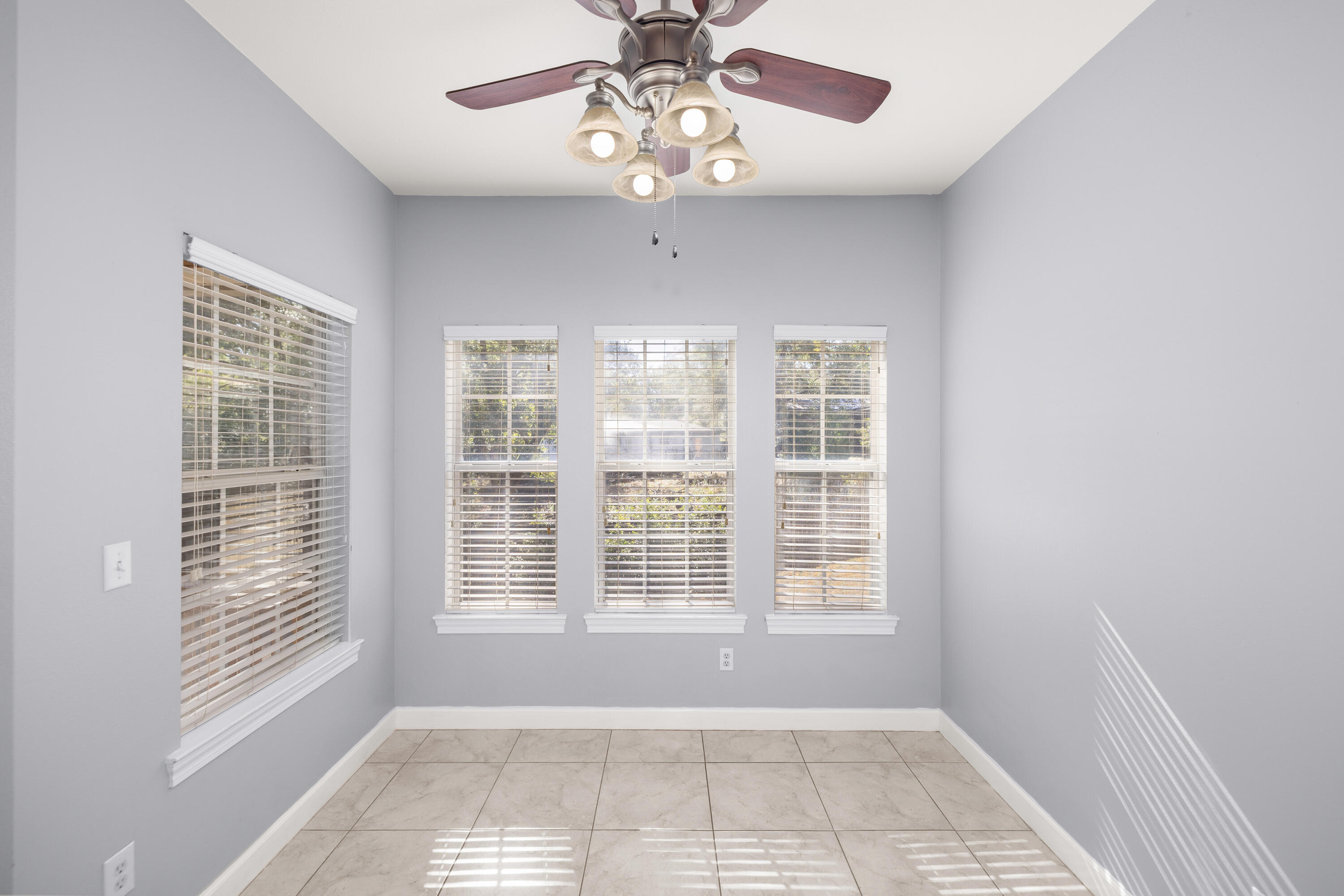 VALPARAISO (232200.00) - Residential