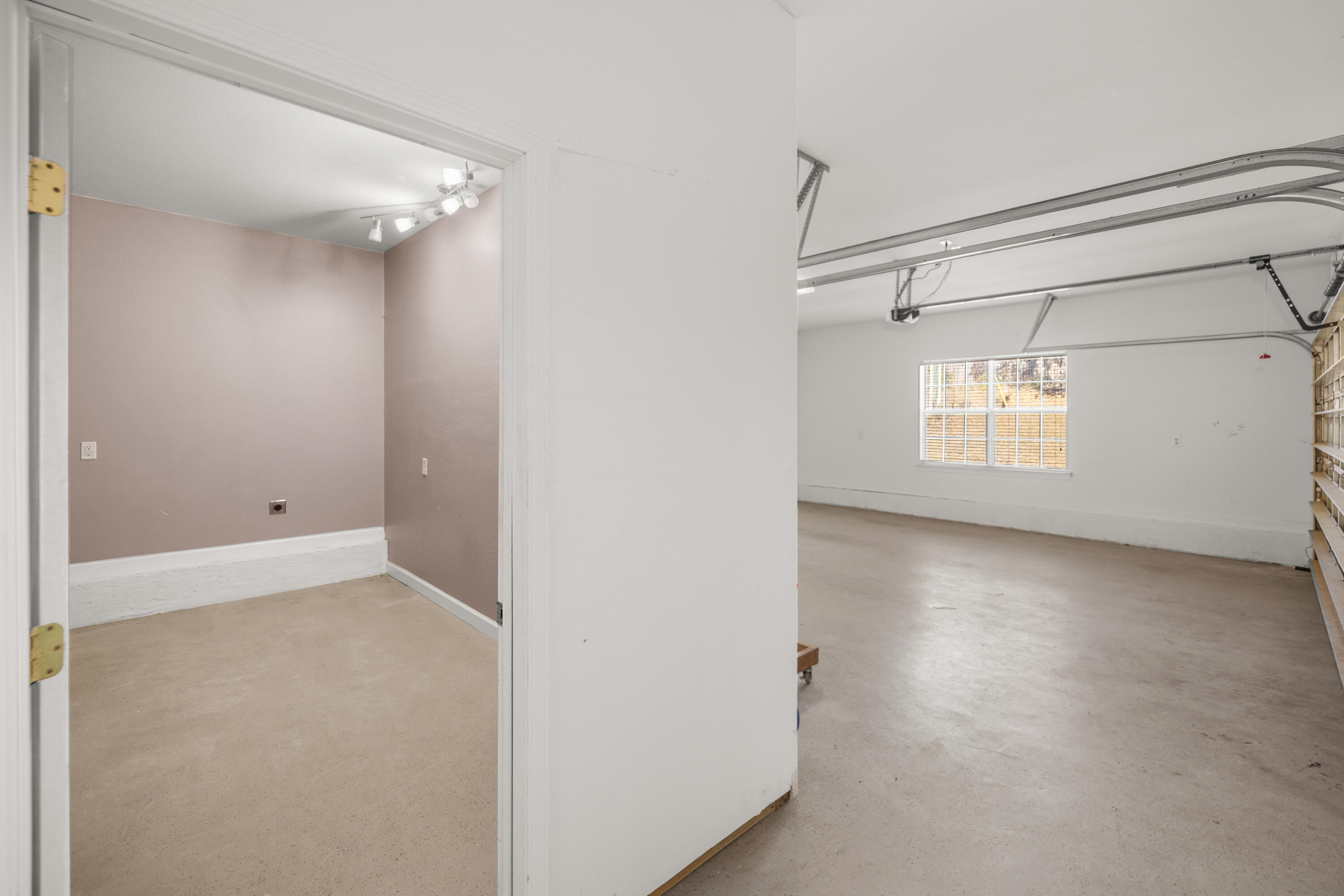 VALPARAISO (232200.00) - Residential