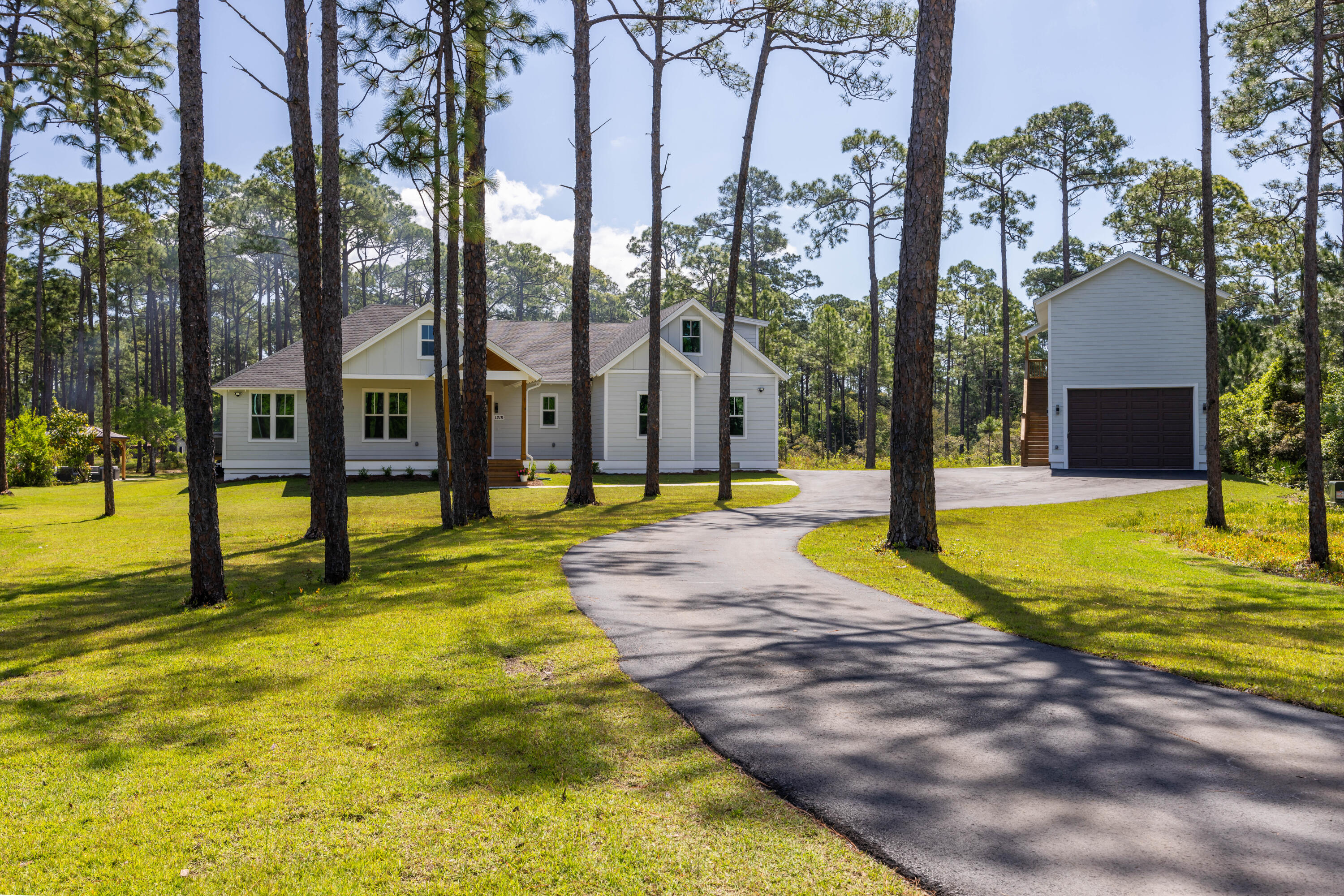 WOODLAND BAYOU ESTATES - Residential