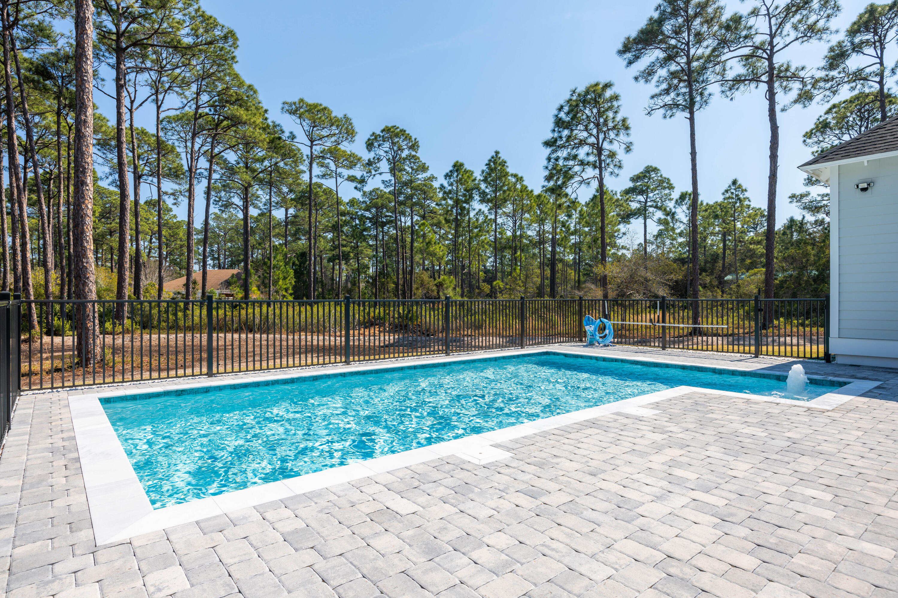 WOODLAND BAYOU ESTATES - Residential