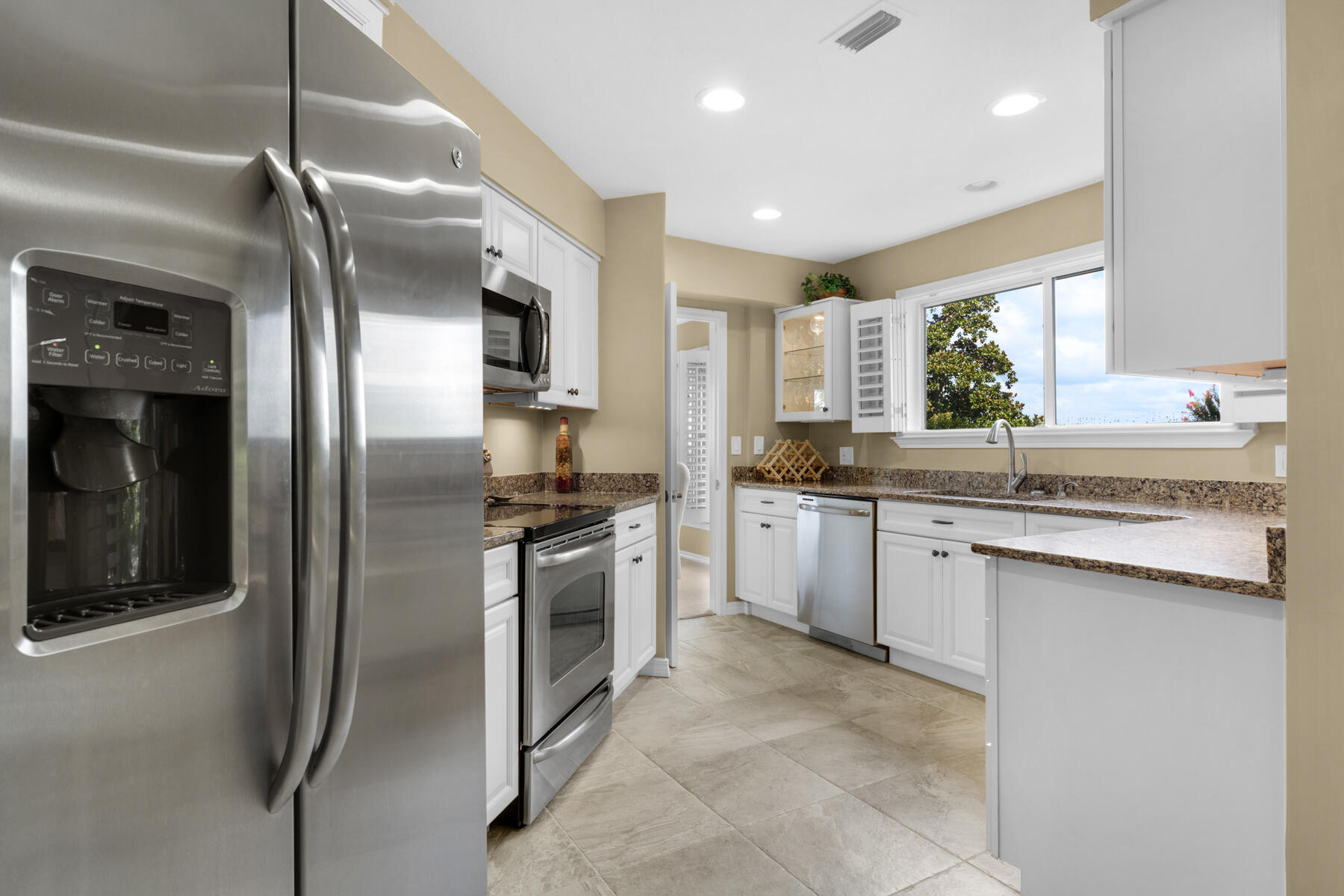 BAY VILLAS CONDOS - Residential