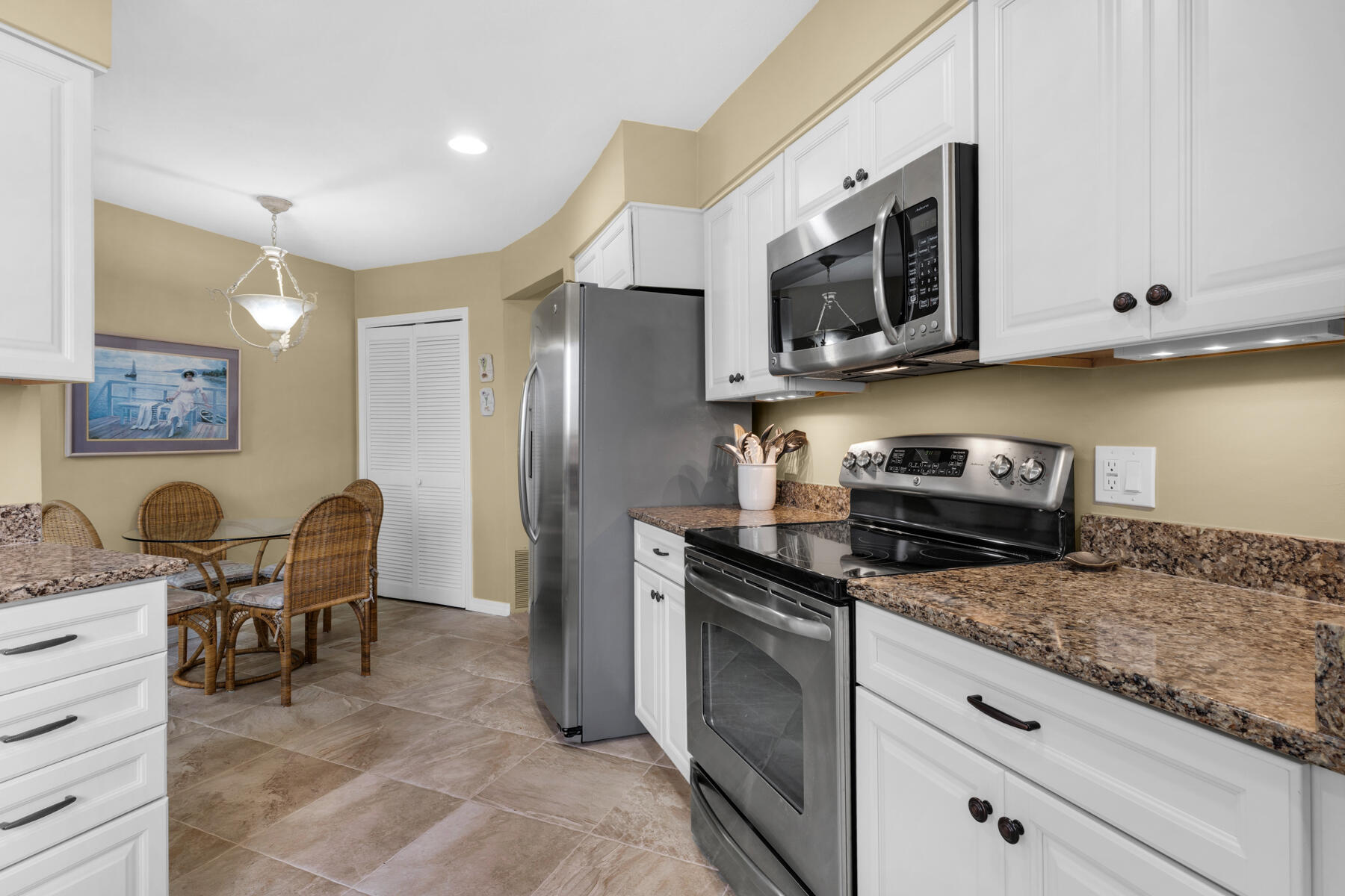 BAY VILLAS CONDOS - Residential