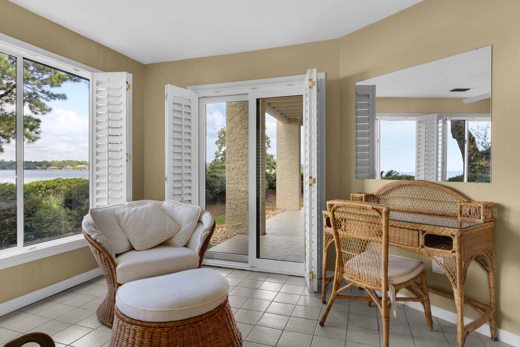 BAY VILLAS CONDOS - Residential