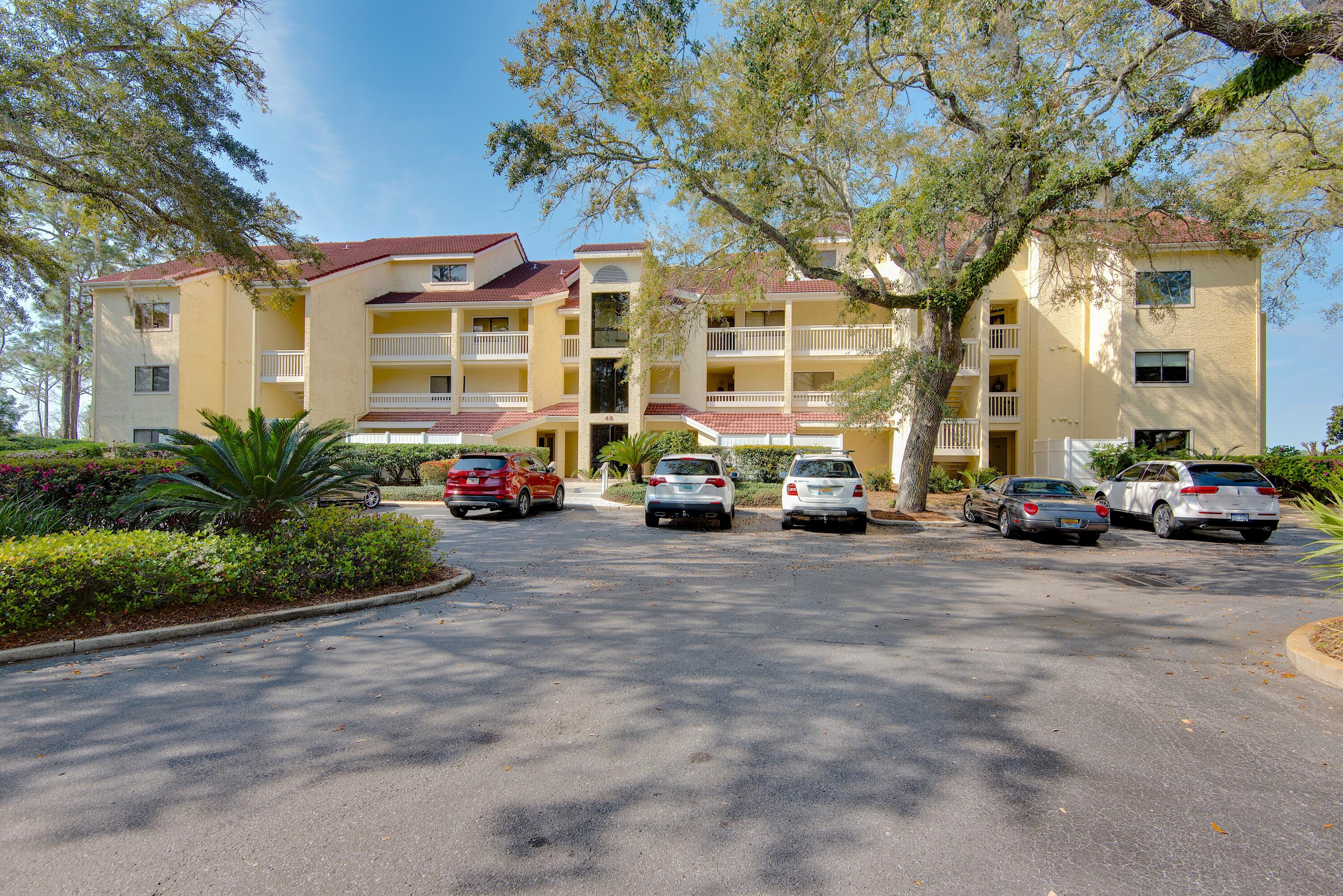 BAY VILLAS CONDOS - Residential