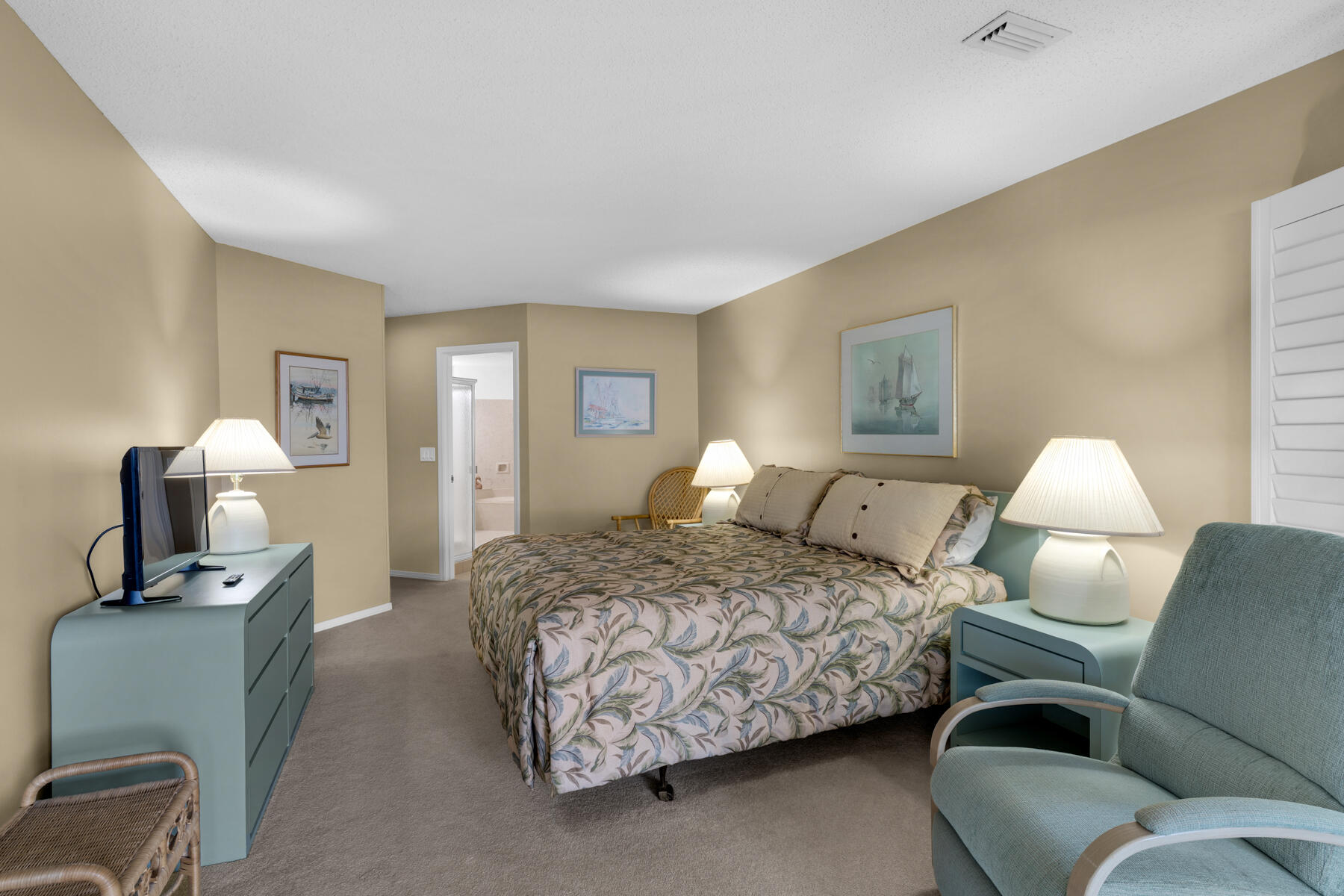 BAY VILLAS CONDOS - Residential