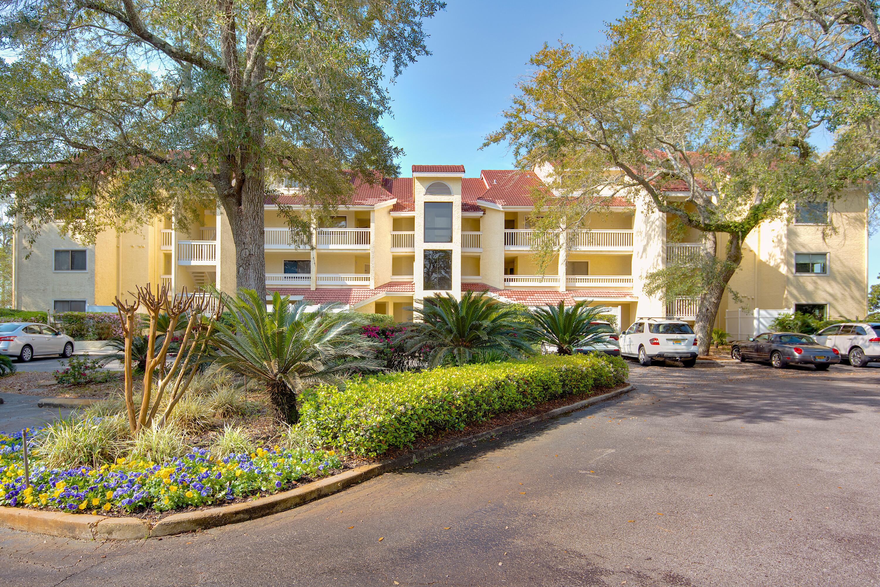 BAY VILLAS CONDOS - Residential