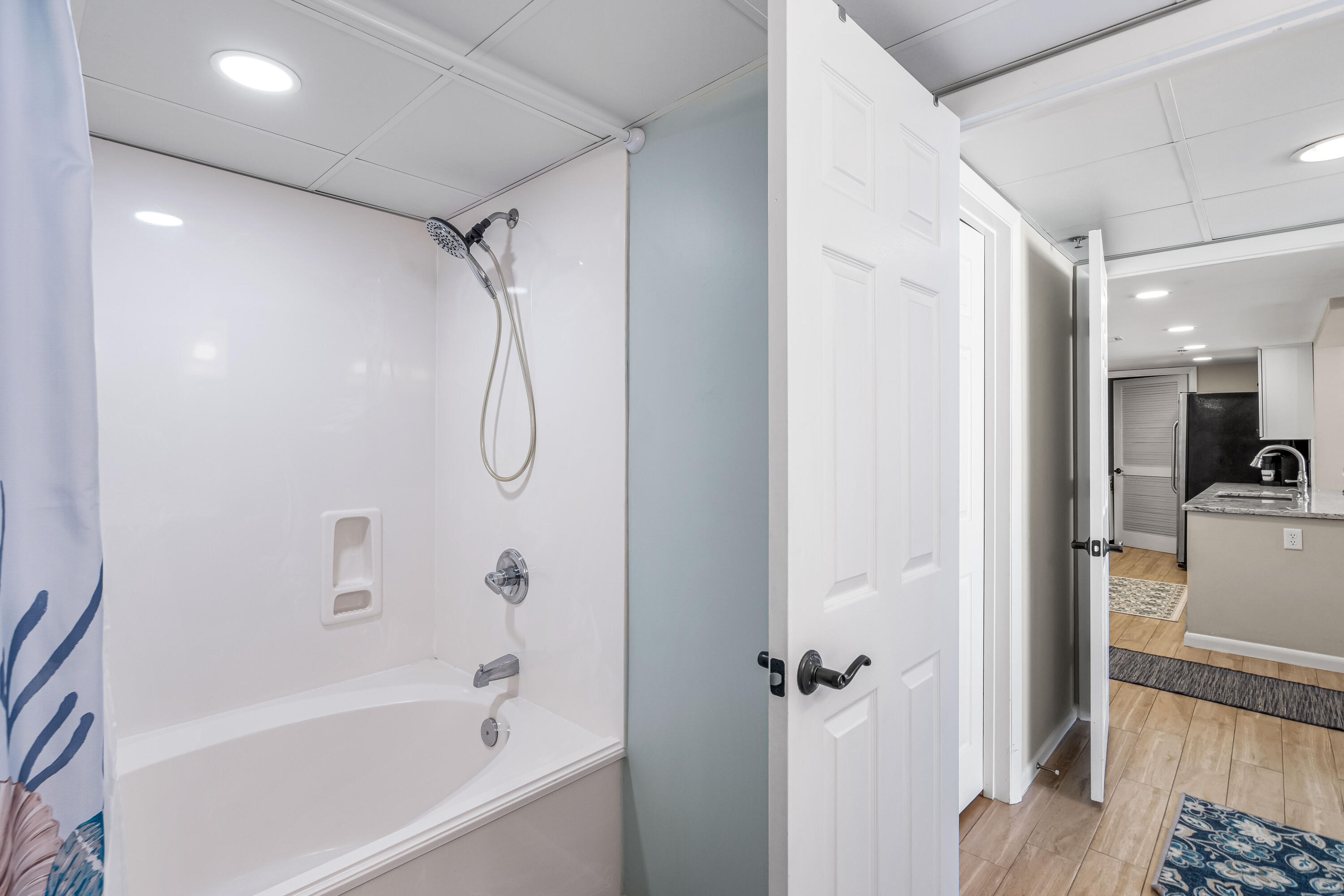 LONG BEACH TOWERS - Residential