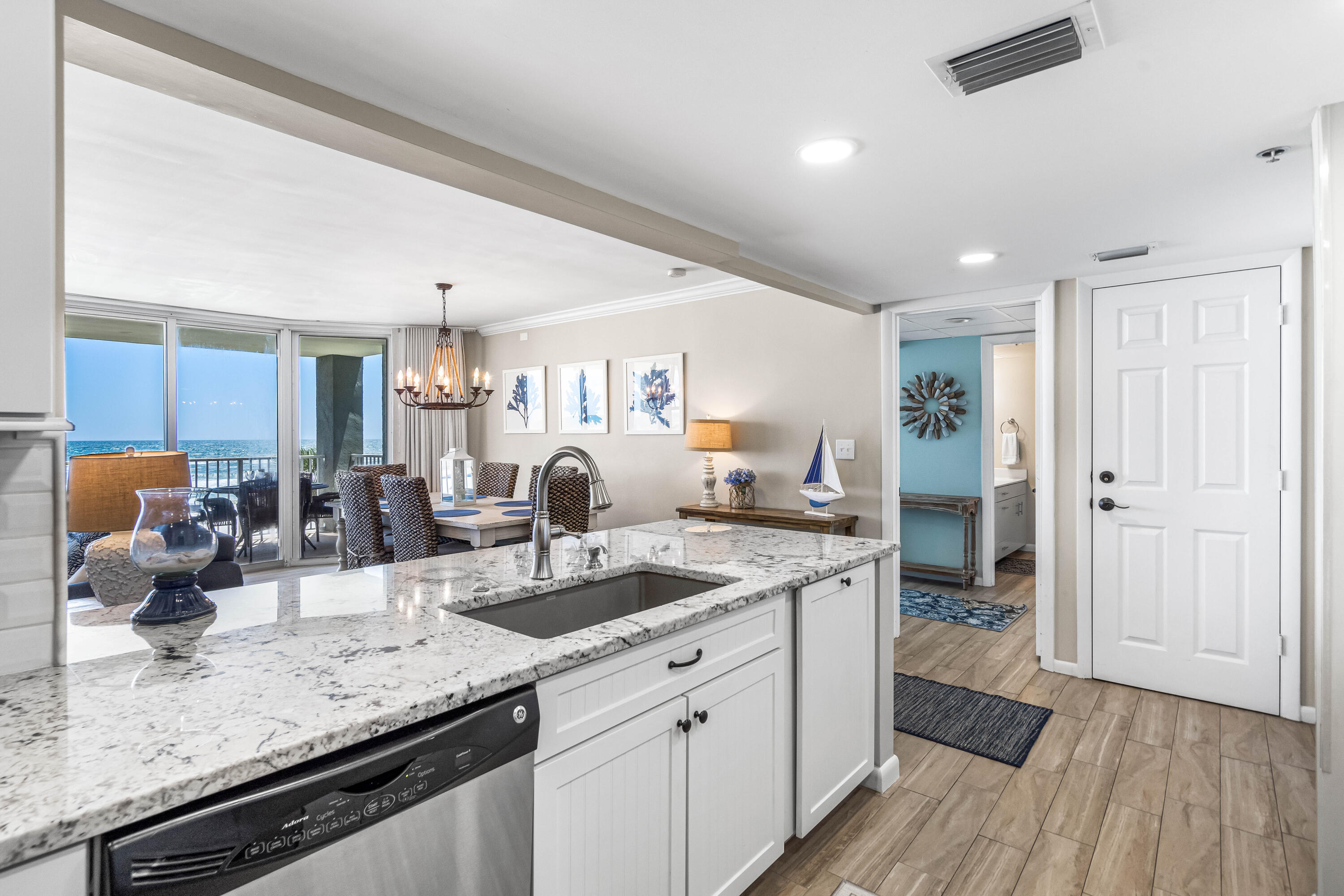 LONG BEACH TOWERS - Residential