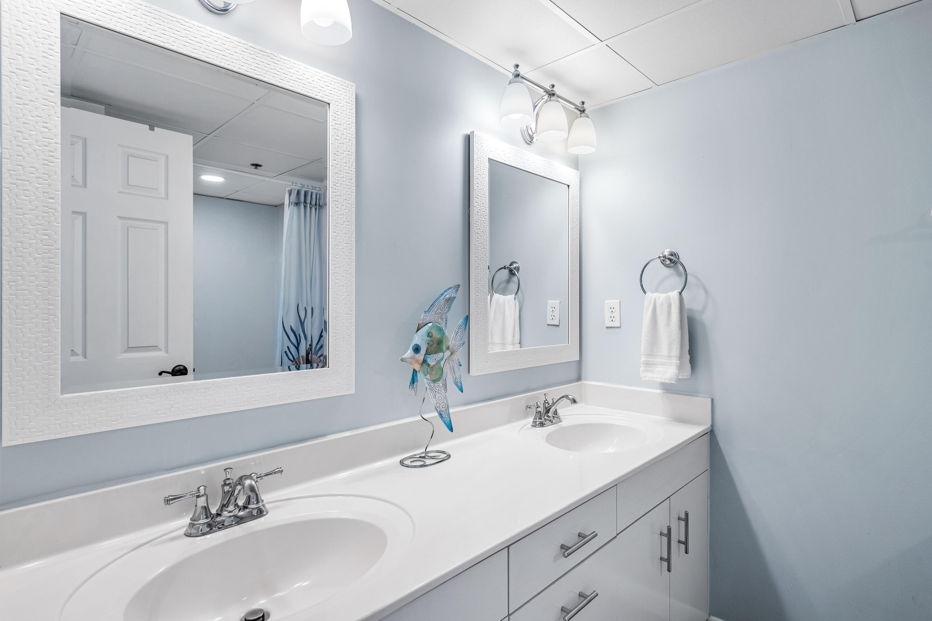 LONG BEACH TOWERS - Residential