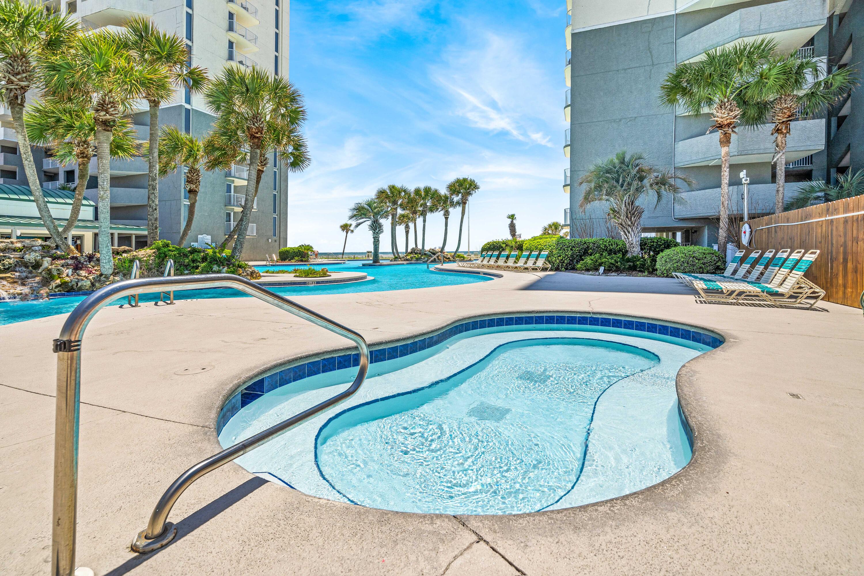 LONG BEACH TOWERS - Residential