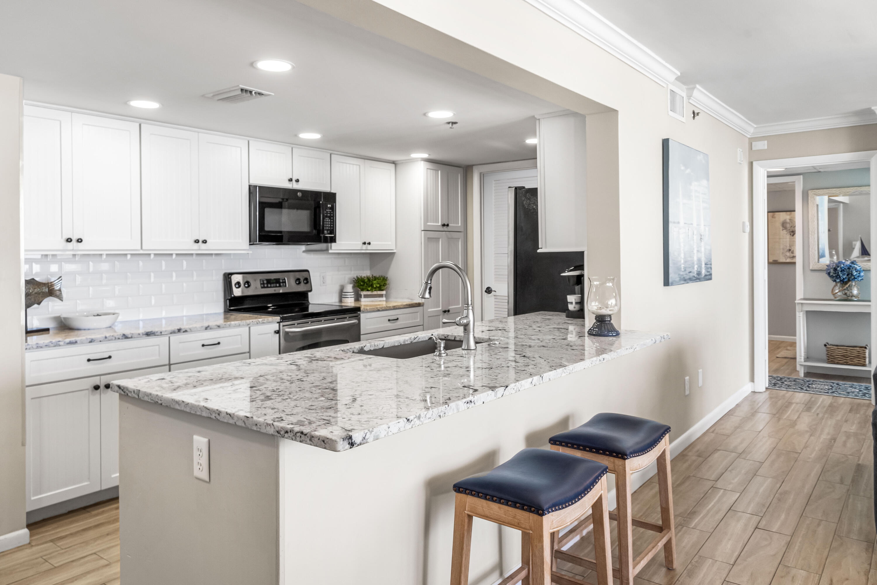 LONG BEACH TOWERS - Residential