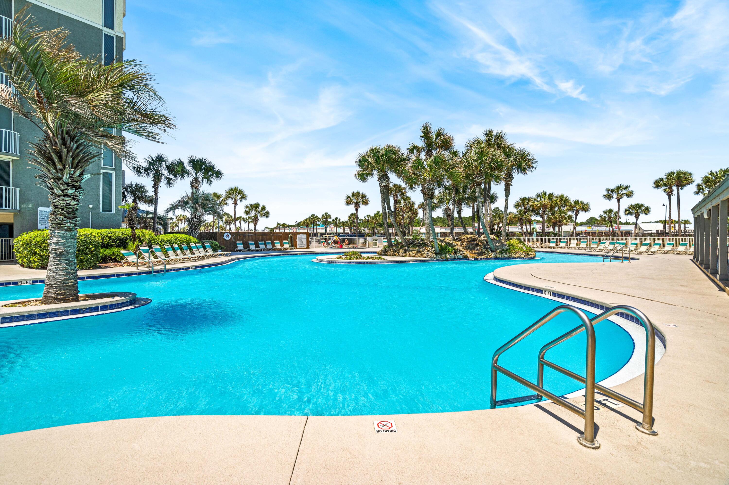 LONG BEACH TOWERS - Residential