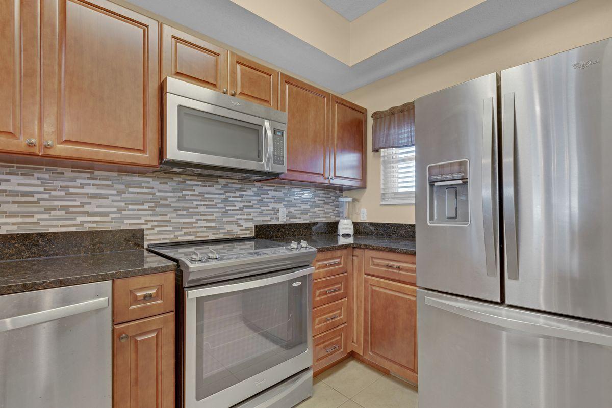 SUMMIT AT TOPS'L (THE) - Residential