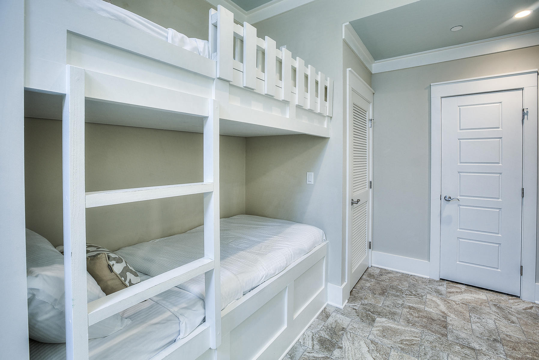 TRESCA PLACE - Residential