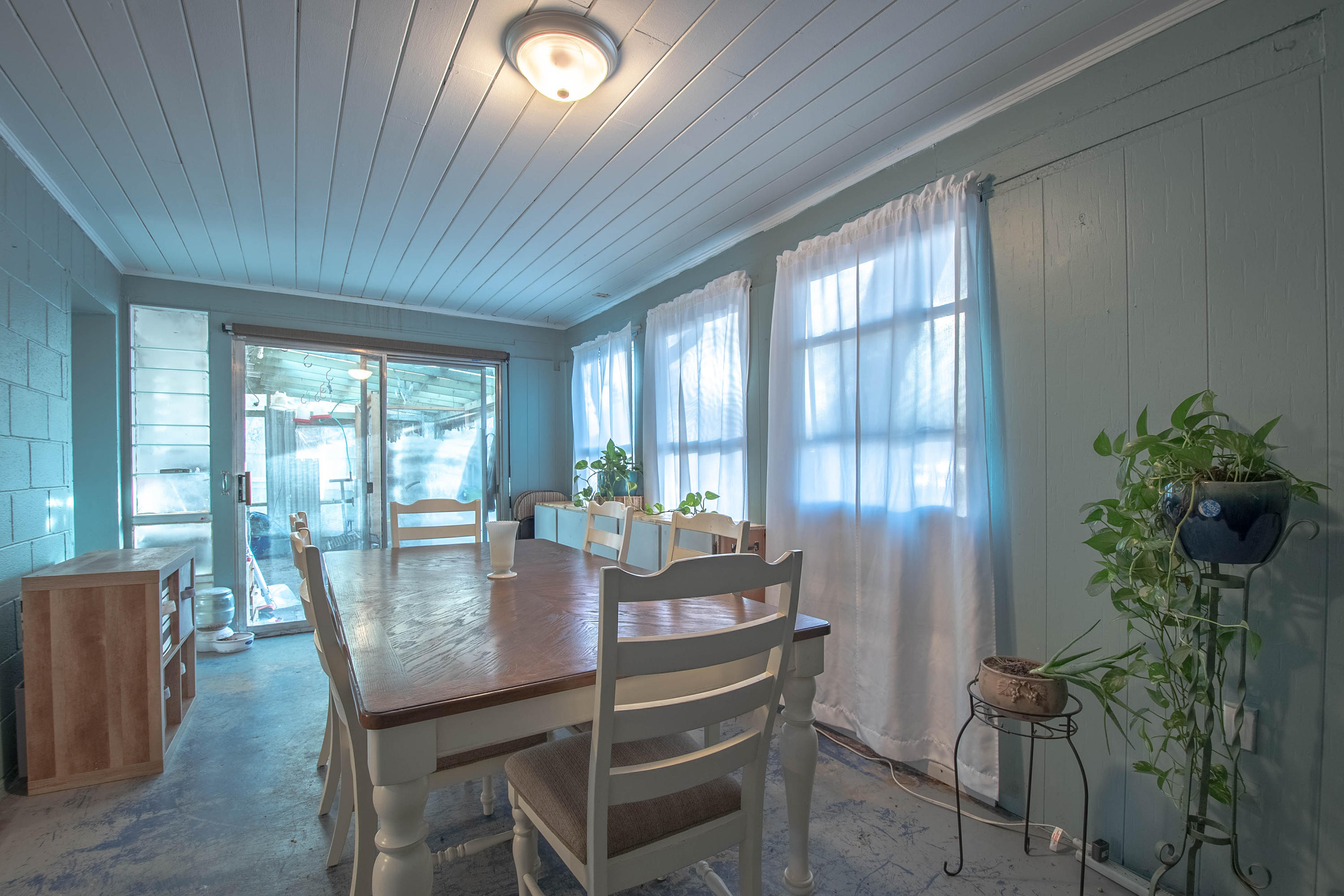 WOODLAND SHORES - Residential