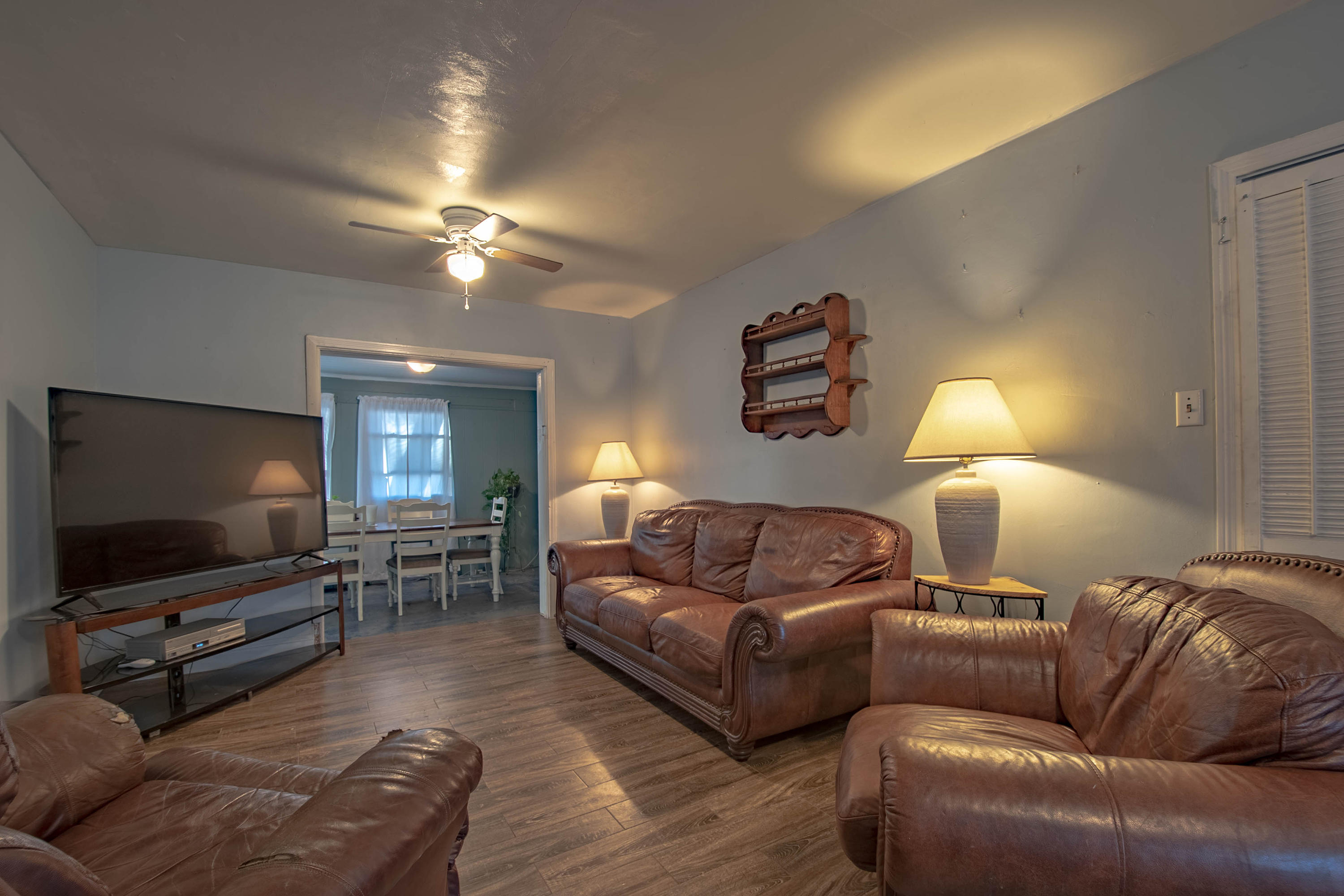 WOODLAND SHORES - Residential